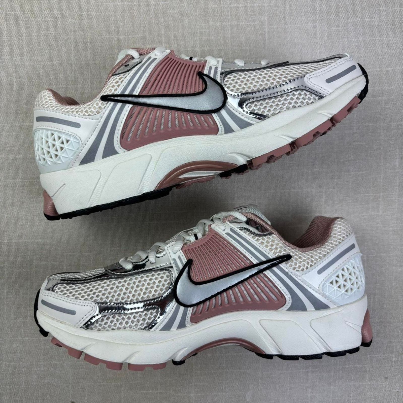 Nike 🐷 2025 Nike Zoom Vomero 5 “Sail Particle Pink” 9W Size US 9 / IT 39 - 4 Thumbnail
