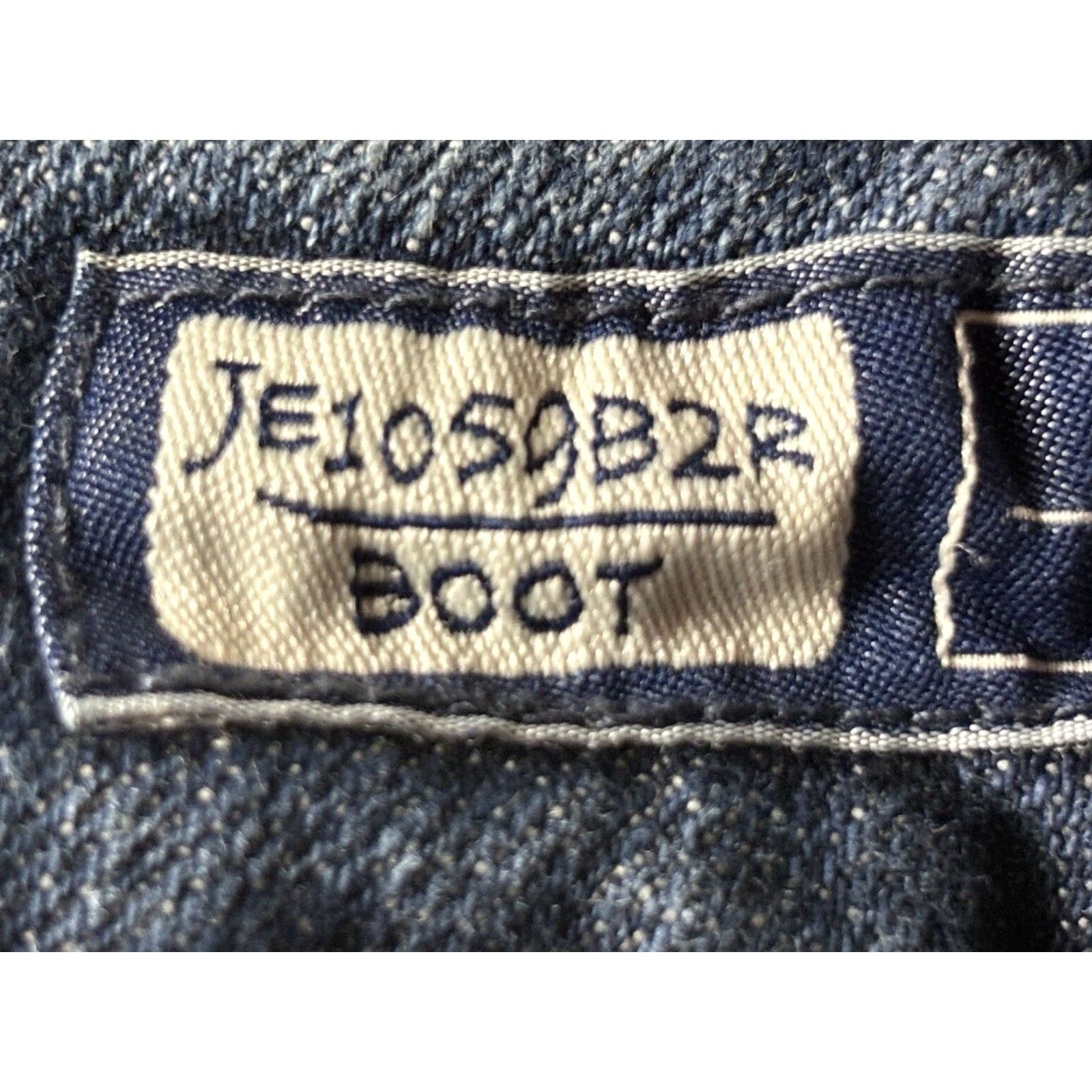 Miss Me Miss Me Bootcut Embroidered Distressed Jeans Women's Size 28 Blue Low Rise Size 28" / US 6 / IT 42 - 6 Thumbnail