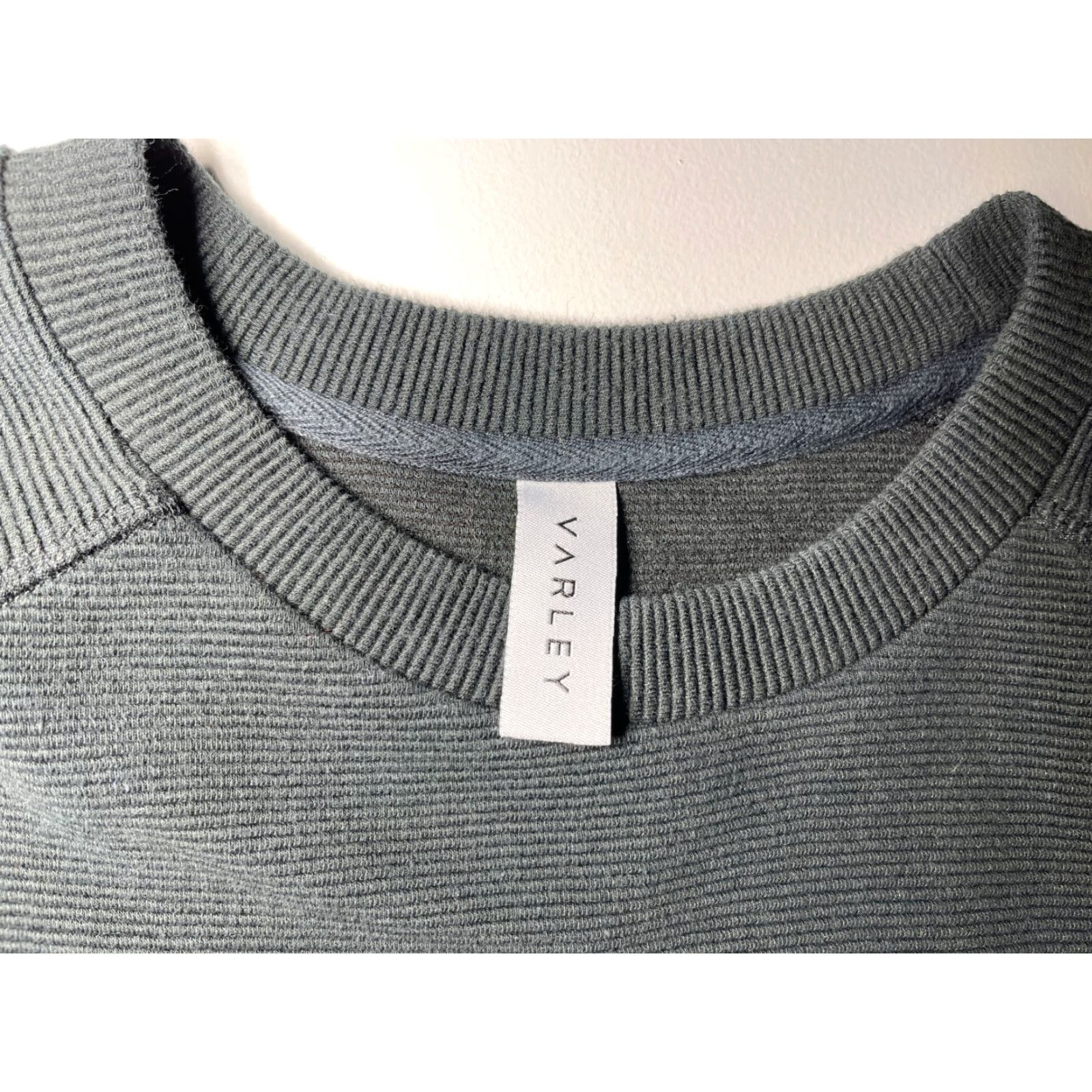 Varley Varley Women's Manning Sweatshirt in Black Ribbed Fabric Sweatshirt M Black Basic Designer Crew Neck Pullover Casual Travel Mens Womens Girls Boys 90s Size M / US 6-8 / IT 42-44 - 7 Thumbnail