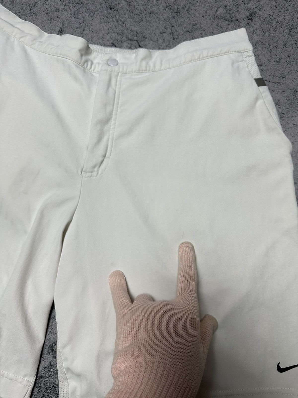 Vintage Vintage Nike Court Tennis Swoosh Logo Shorts Size L Size US 34 / EU 50 - 9 Thumbnail
