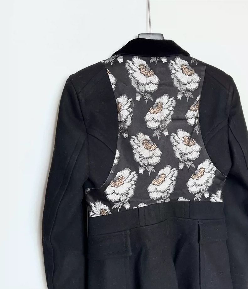 Alexander McQueen Alexander Mcqueen Show floral double-breasted coat Size US S / EU 44-46 / 1 - 5 Thumbnail