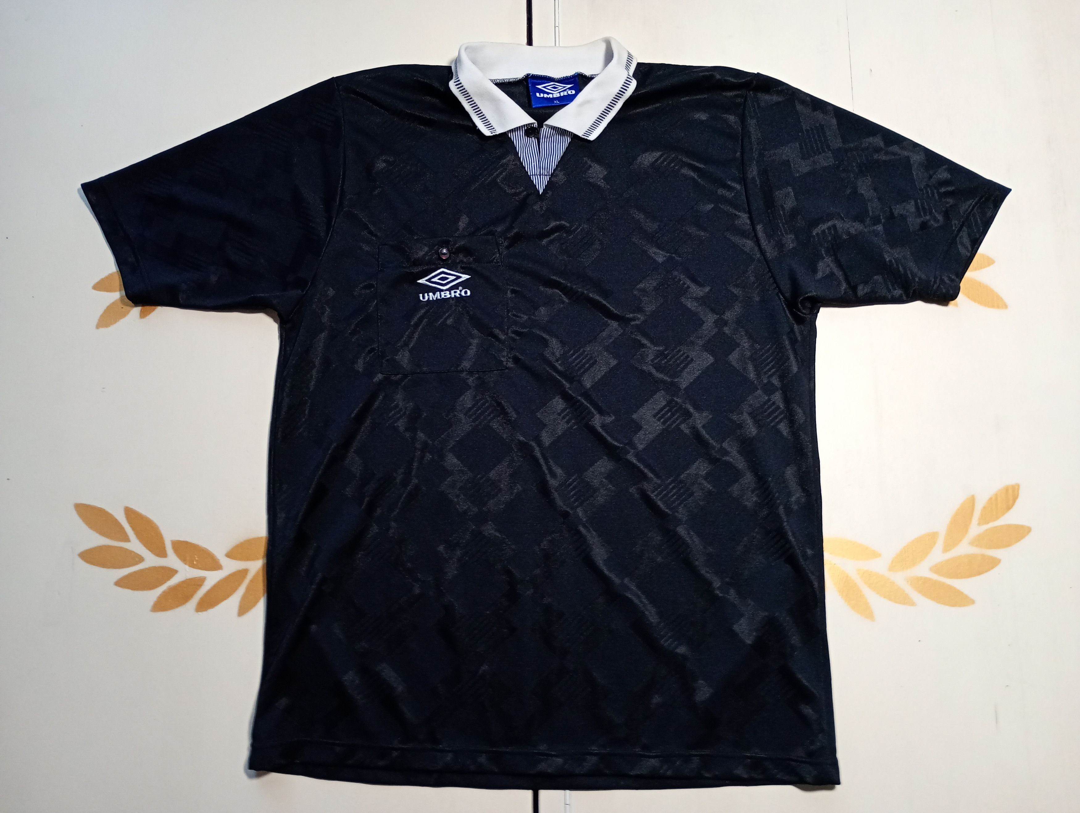 Umbro Umbro Referee Jersey 1990-1992 Size US XL / EU 56 / 4 - 1 Thumbnail