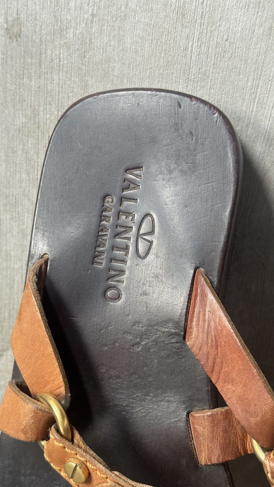 Valentino Valentino Tan Leather V Logo Flat Thong Sandals Size US 8 / EU 41 - 6 Thumbnail