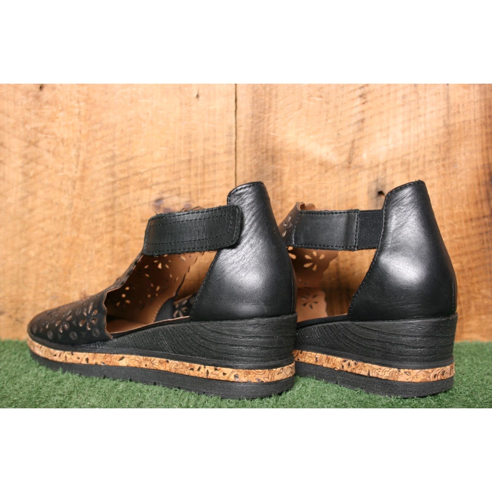 Vintage REMONTE Jerilyn 56 Floral Laser Cut Open Toe Wedge Sandals EUR 38 US 7.5 Black Leather Peep Toe Female Womens Sandal Size US 8 / IT 38 - 3 Thumbnail