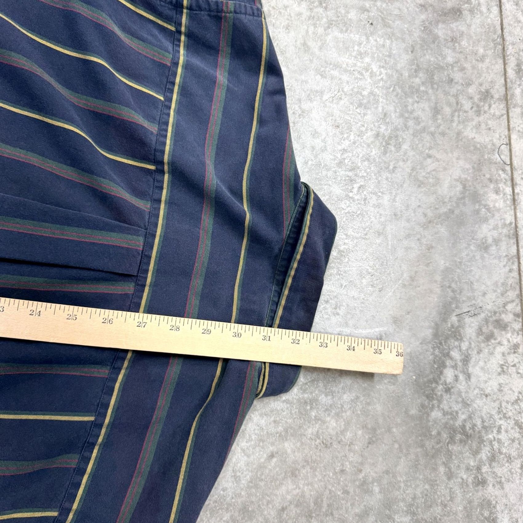 Roundtree & Yorke VINTAGE Roundtree & Yorke Varsity Shirt Mens Large Blue Striped Button Down 90s Size US L / EU 52-54 / 3 - 8 Thumbnail