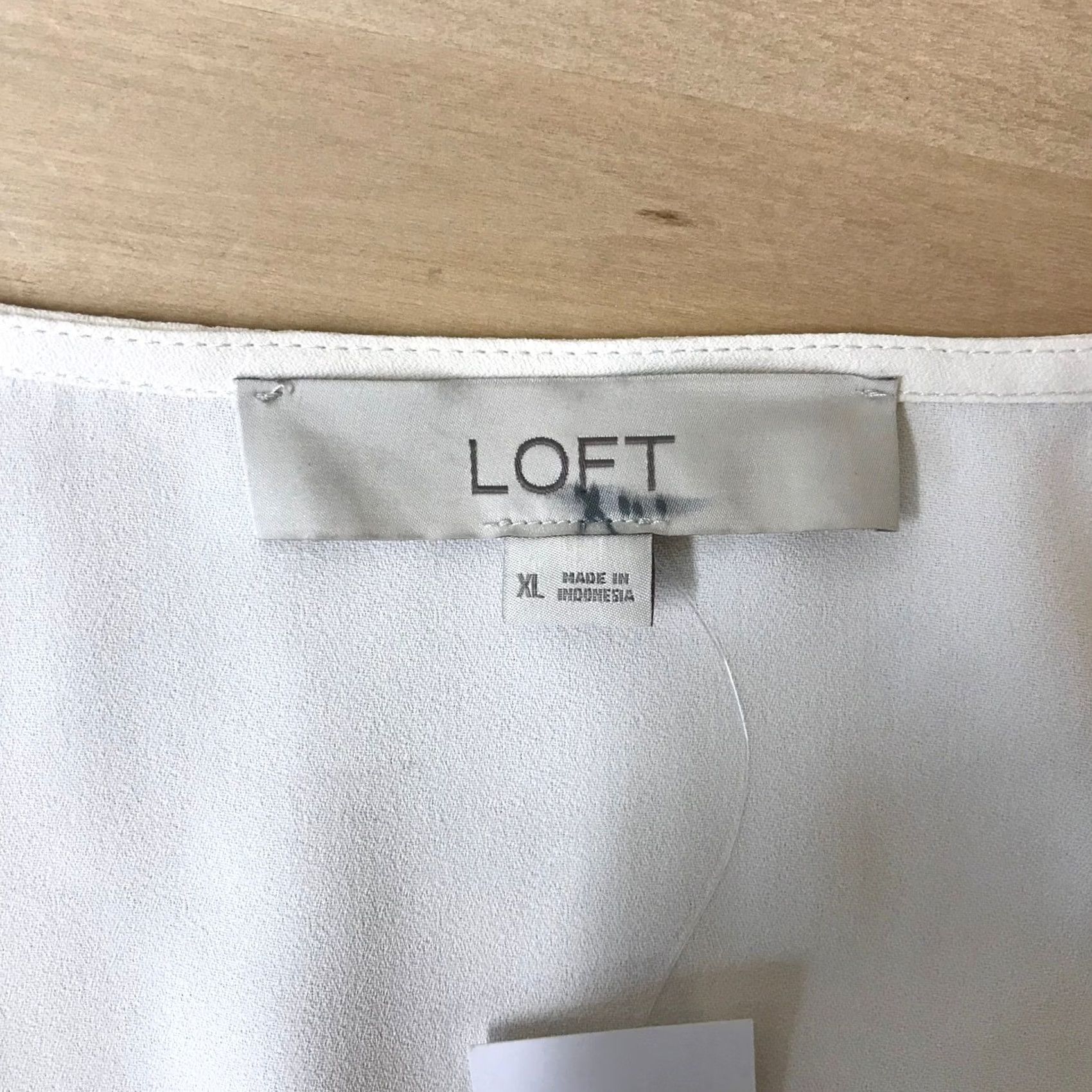 Loft VINTAGE Loft Cream Long Sleeve Wrap Blouse V-Neck Side Tie Top XL NEW Size XL / US 12-14 / IT 48-50 - 7 Thumbnail