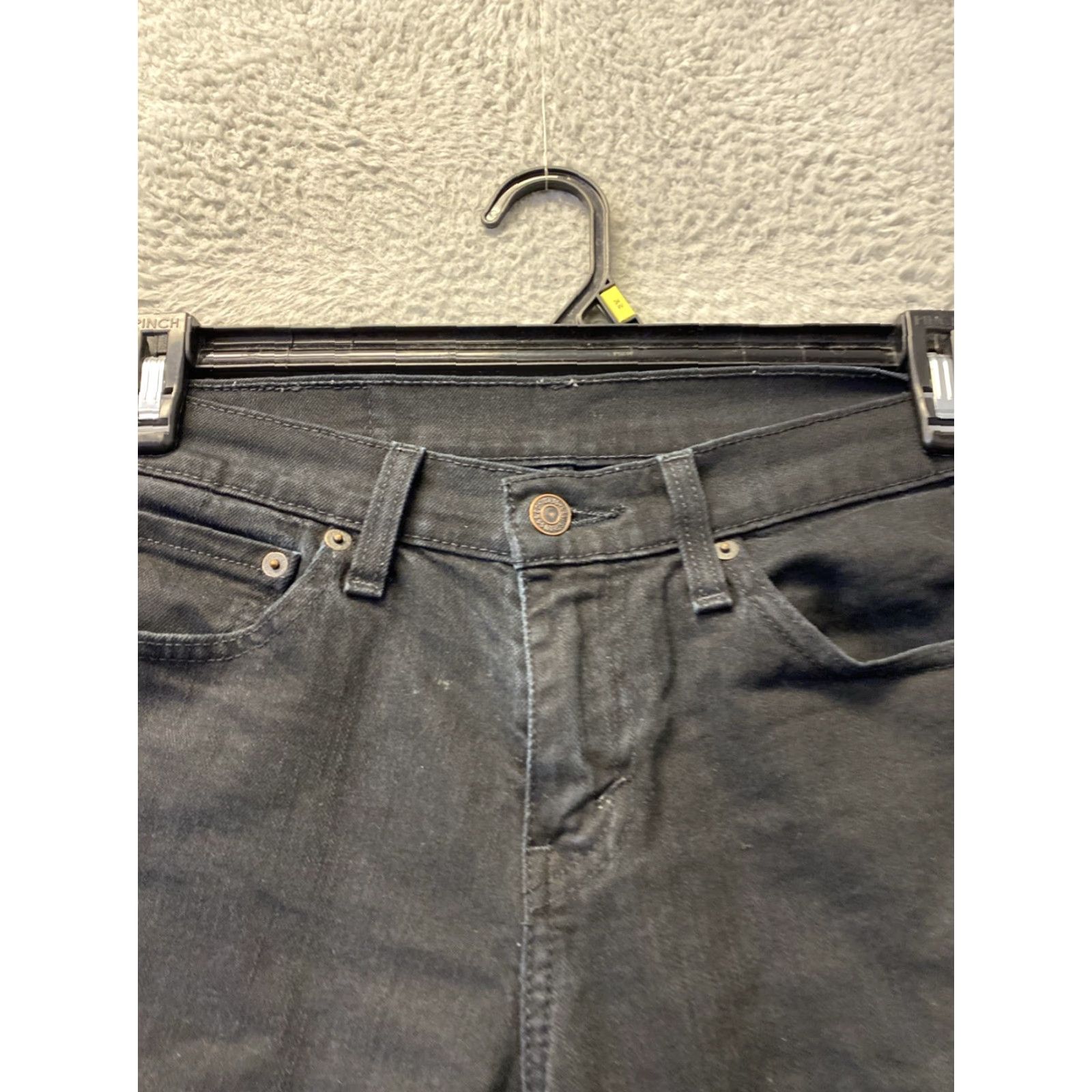 Levi's VINTAGE? No. But Levis 511 Jeans Mens 28x28 ACTUAL Black Slim Cut Hem /0424 Size US 28 / EU 44 - 3 Thumbnail
