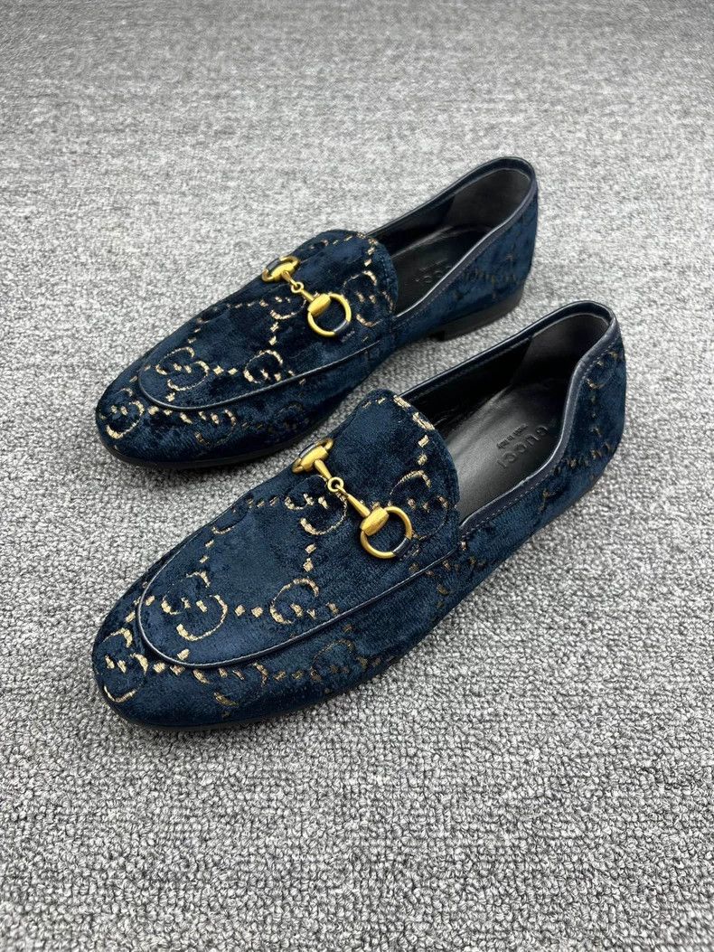 Gucci Blue Velvet Loafers with Gold Accents-yf