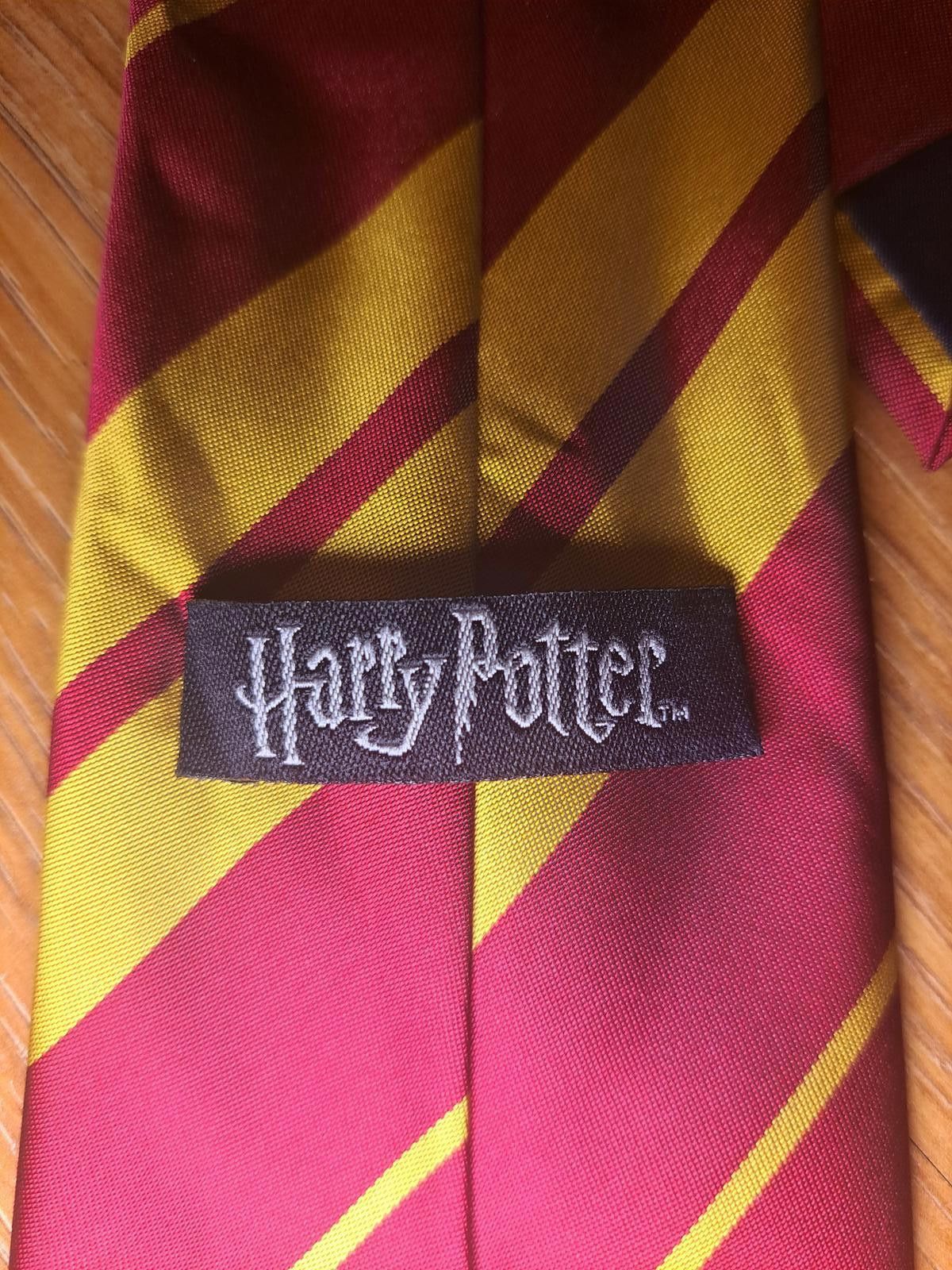 Designer HARRY POTTER Tie Mens Red Gold Striped Gryffindor Crest Size ONE SIZE - 2 Thumbnail