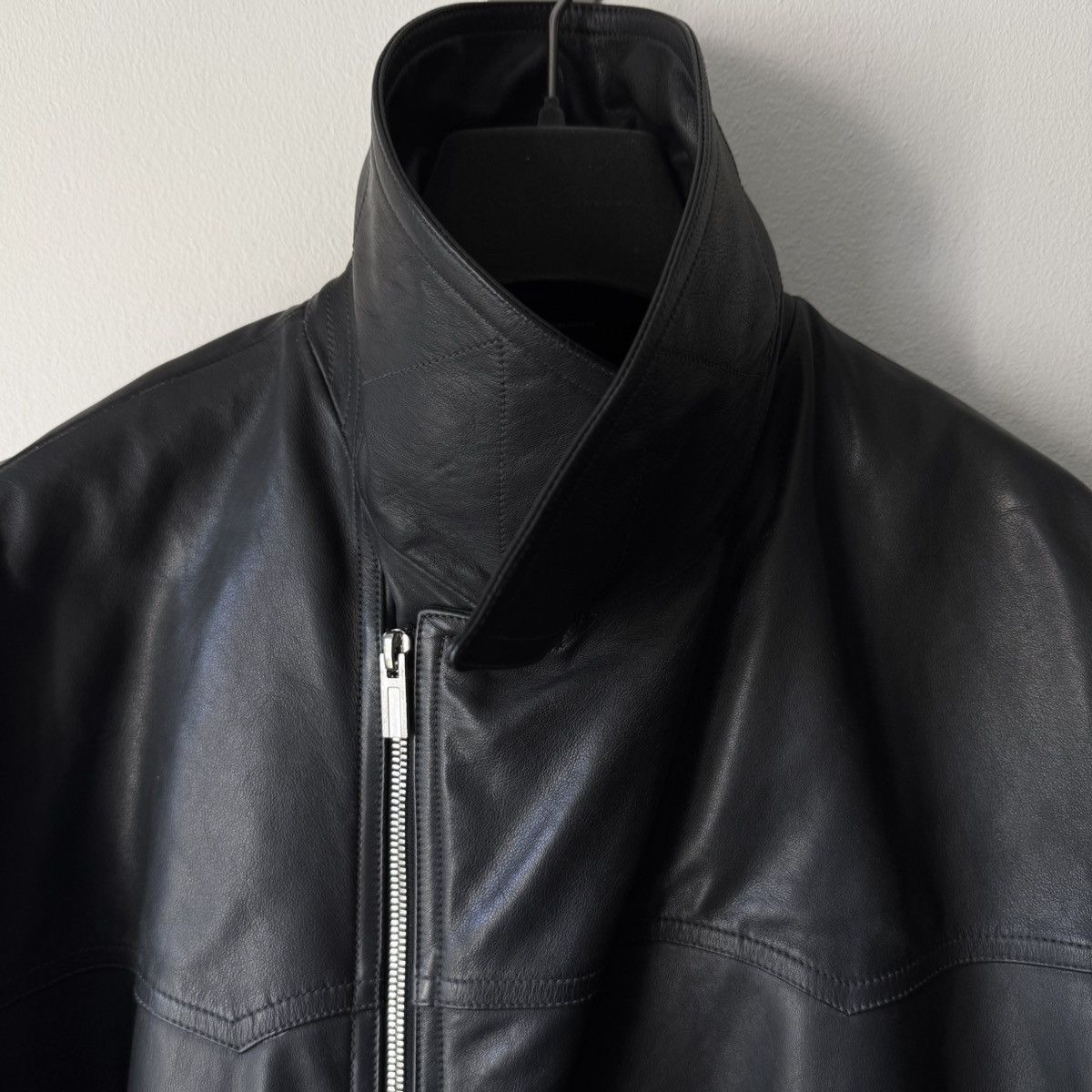Hermes Hermes Black Calf Leather Cashmere Lined Cropped Jacket Size US L / EU 52-54 / 3 - 10 Thumbnail