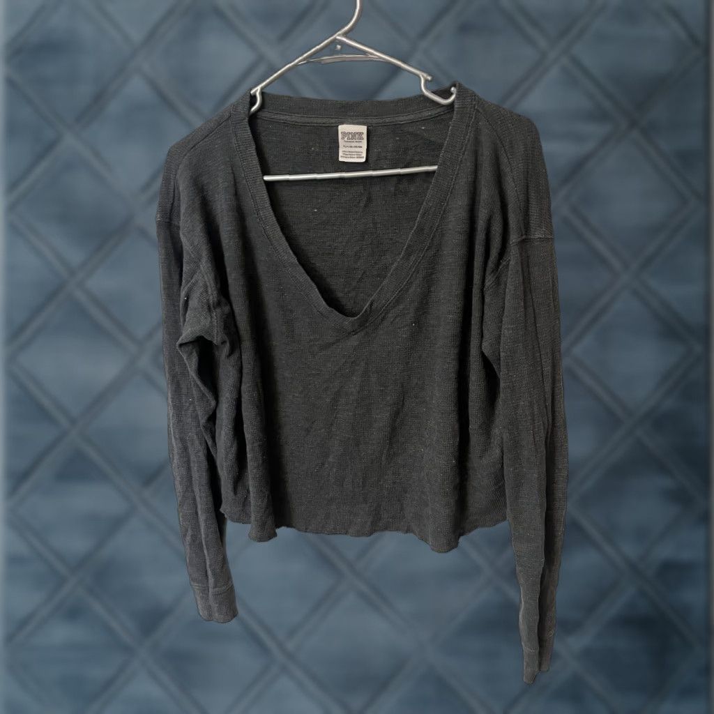 Victoria's Secret Victoria's Secret Gray Long Sleeve T-Shirt Womens S V-Neck Pullover Classic Fit Size S / US 4 / IT 40 - 1 Thumbnail