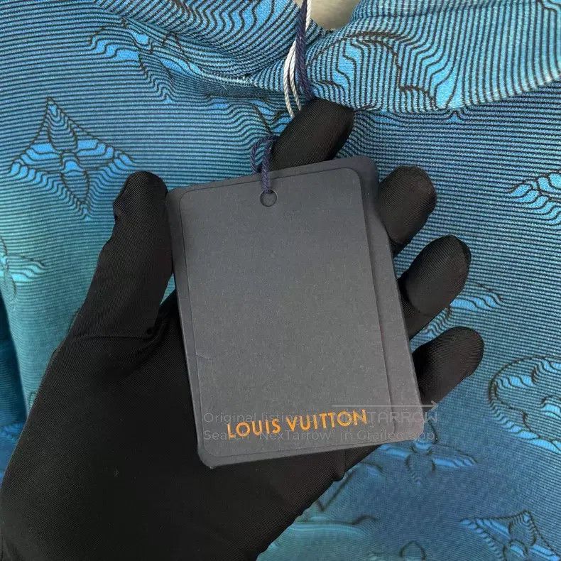 Louis Vuitton Louis Vuitton Full logo gradient sweatshirt Size US XS / EU 42 / 0 - 2 Thumbnail