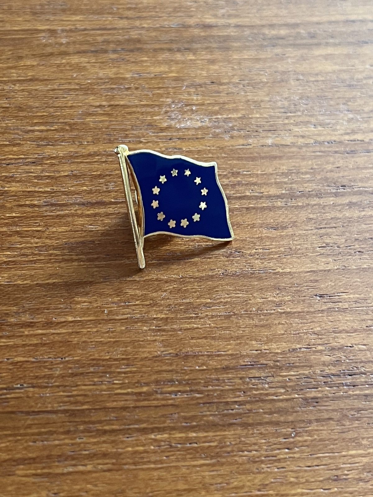 Lone Flag × Vintage European Flag vintage pin Size ONE SIZE - 1 Thumbnail