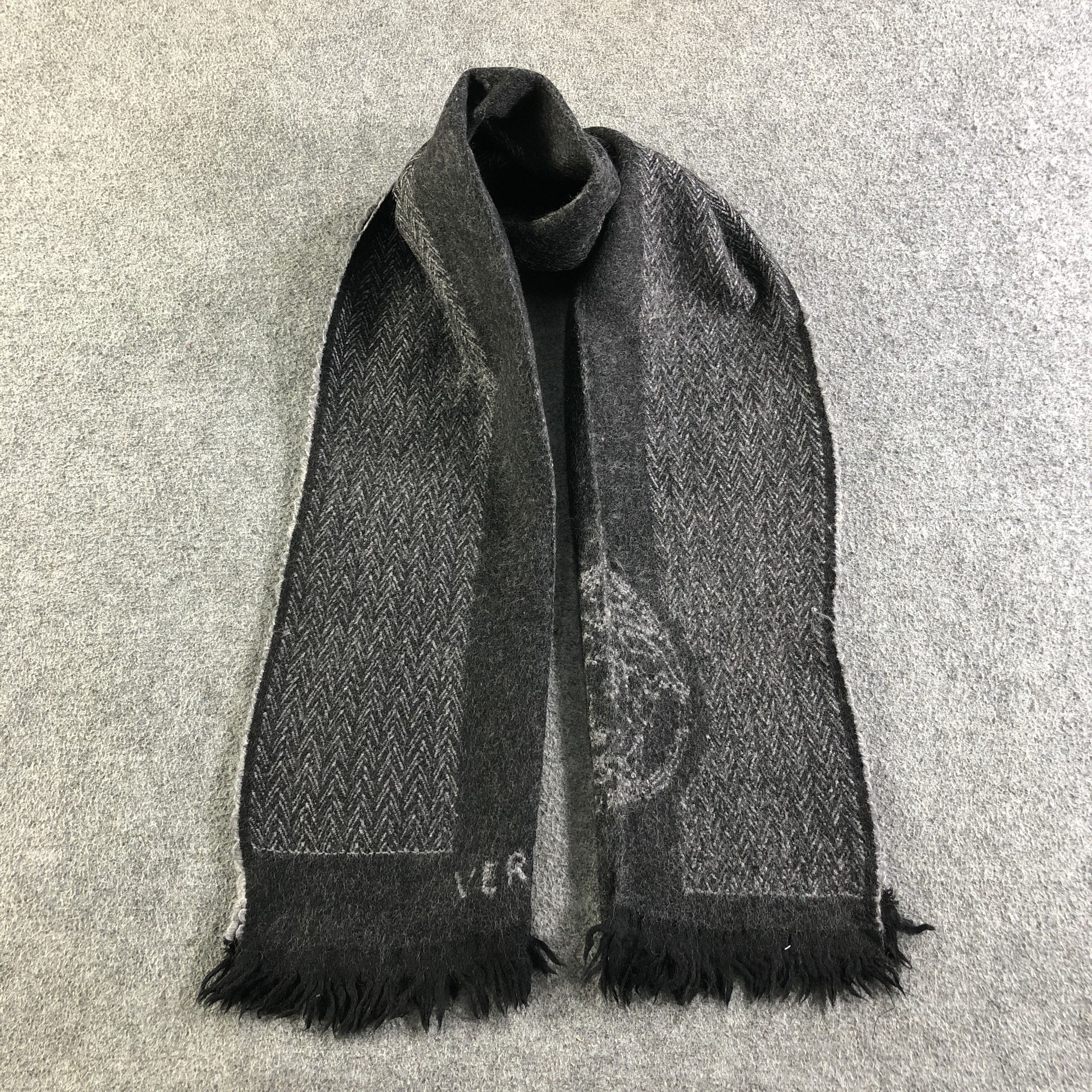 Versace Versace Medusa Head Wool Scarf Muffler V2052 Size ONE SIZE - 1 Thumbnail