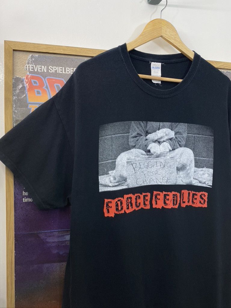 Band Tees × Gildan 2018 Force Fed Lies Begging For Change Album Promo Band Tee Size US XL / EU 56 / 4 - 4 Thumbnail
