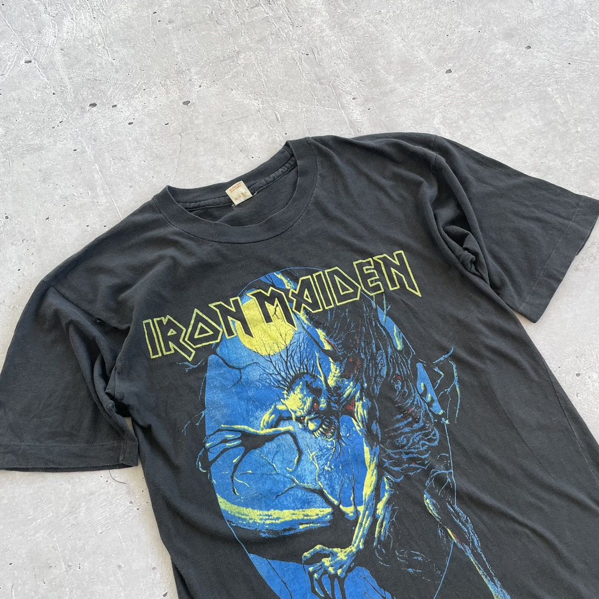 Iron Maiden × Vintage Vintage 90’s Iron maiden distressed t-shirt Size US L / EU 52-54 / 3 - 4 Thumbnail