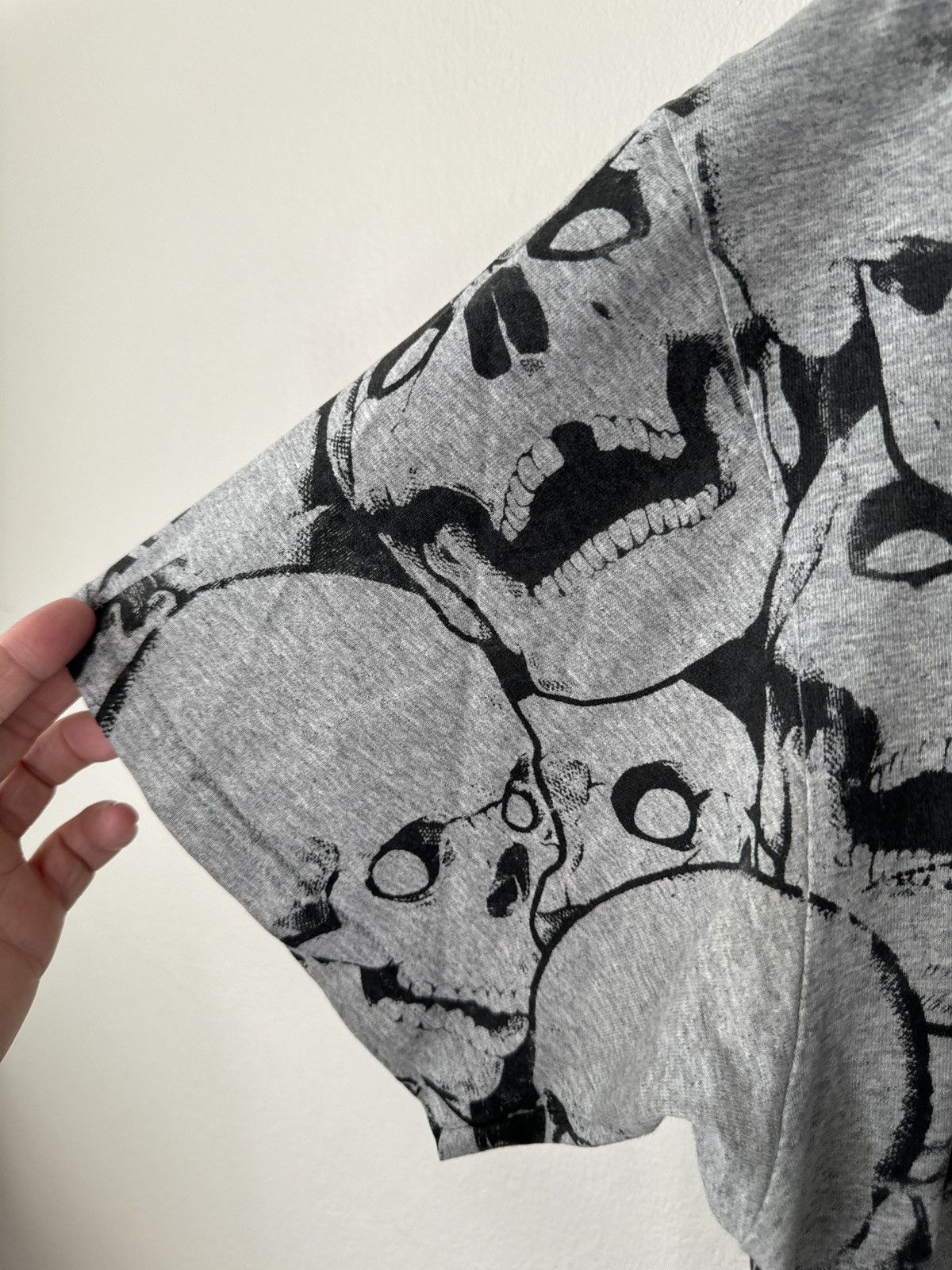 Nike × Vintage Vintage Nike Y2K Silver Tag Custom Skulls AOP T Shirt Size US XL / EU 56 / 4 - 9 Thumbnail