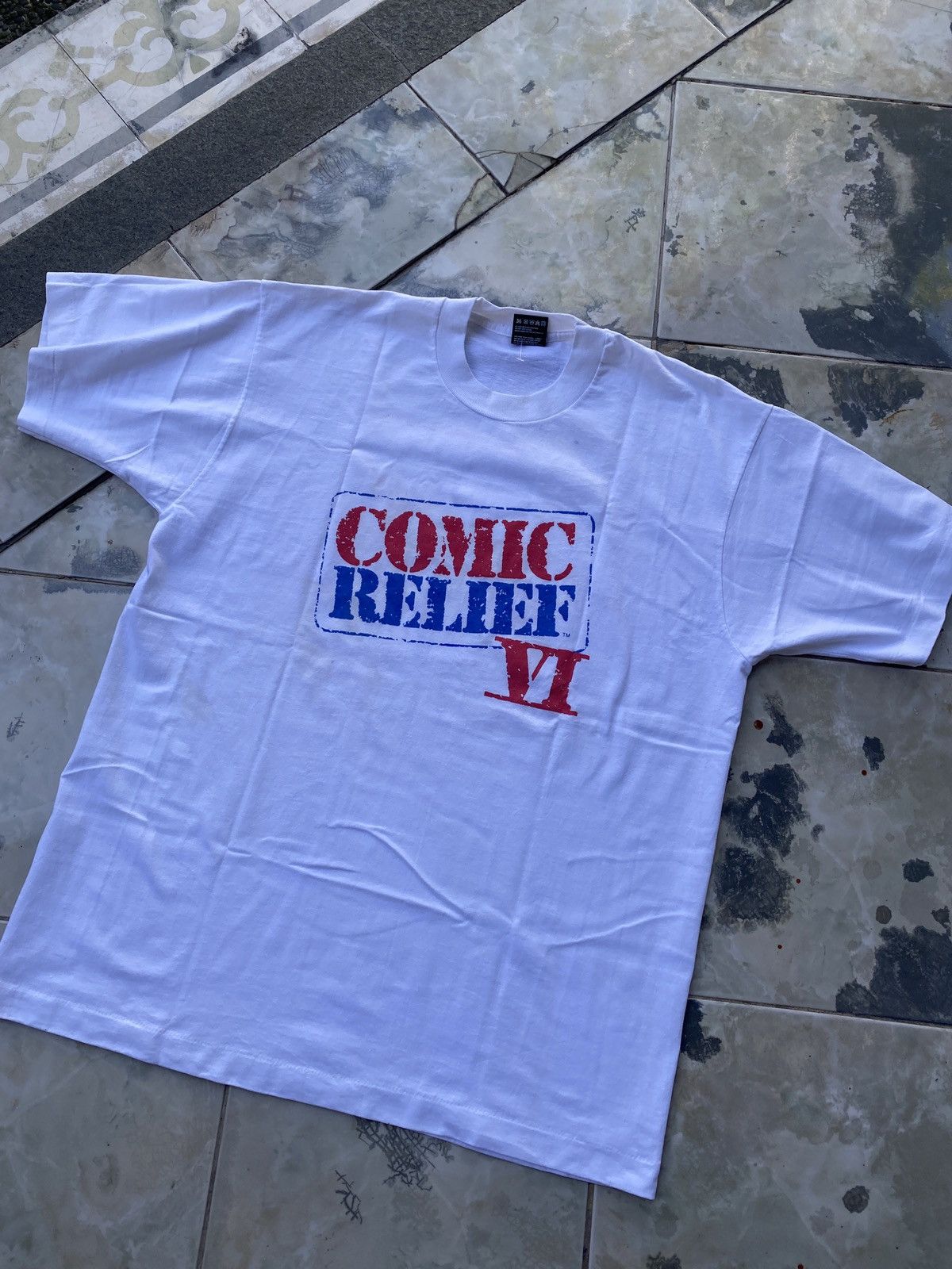 Vintage Vintage Comic Relief VI Tee 90s USA Fruit of the Loom Size US XL / EU 56 / 4 - 1 Thumbnail