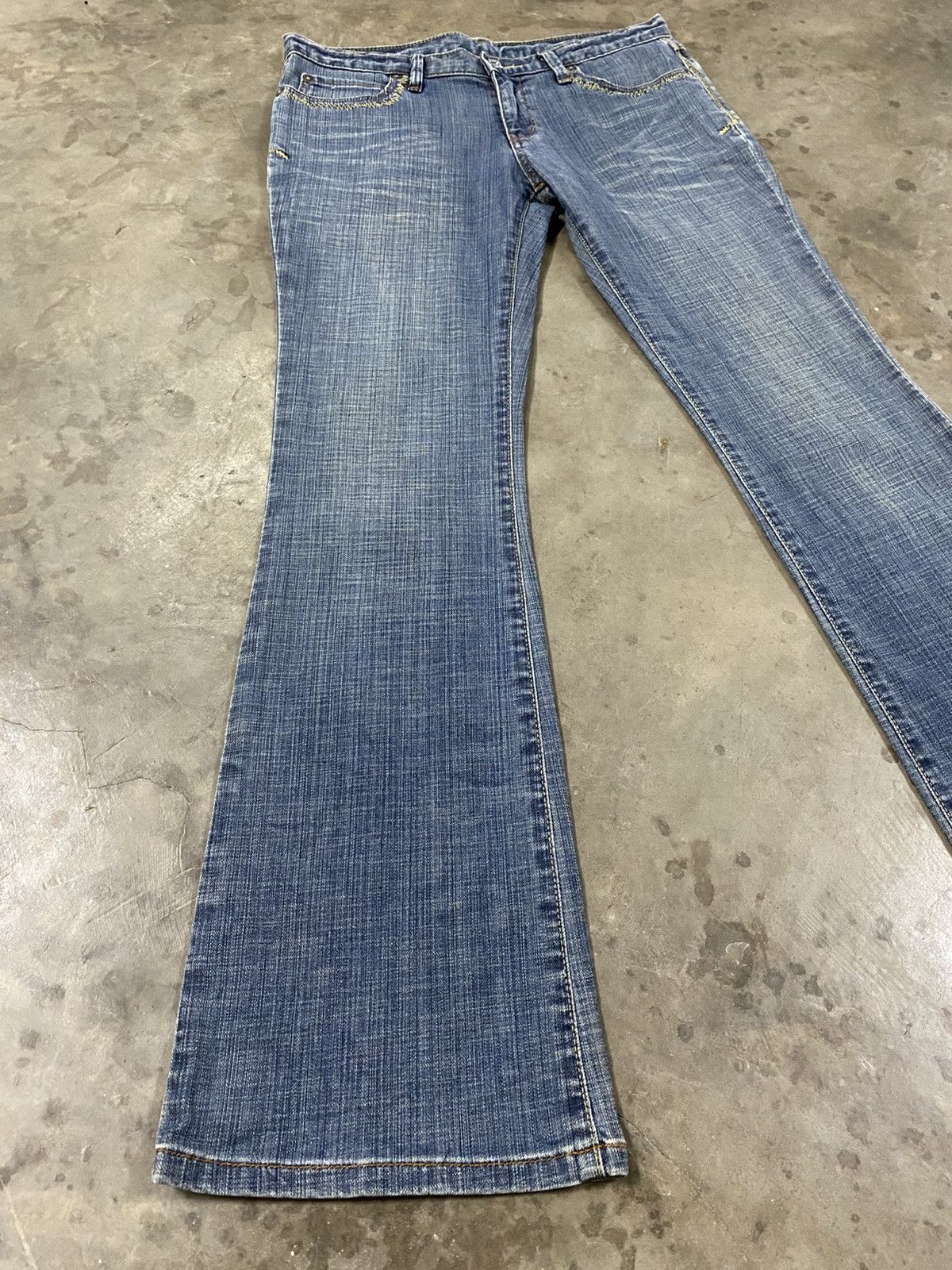 Uniqlo Flare Jeans Vintage Uniqlo Blue Stretch Denim @290 Size US 30 / EU 46 - 3 Thumbnail