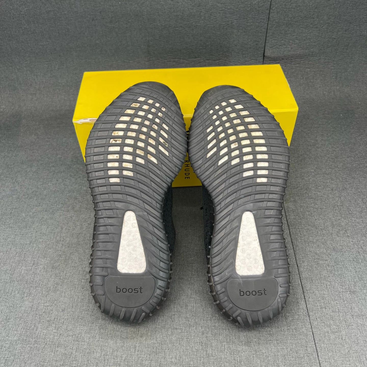 Nike Yeezy 350 Black Red 44.5 Worn 2-3x Boxed Size US 11.5 / EU 44-45 - 8 Thumbnail