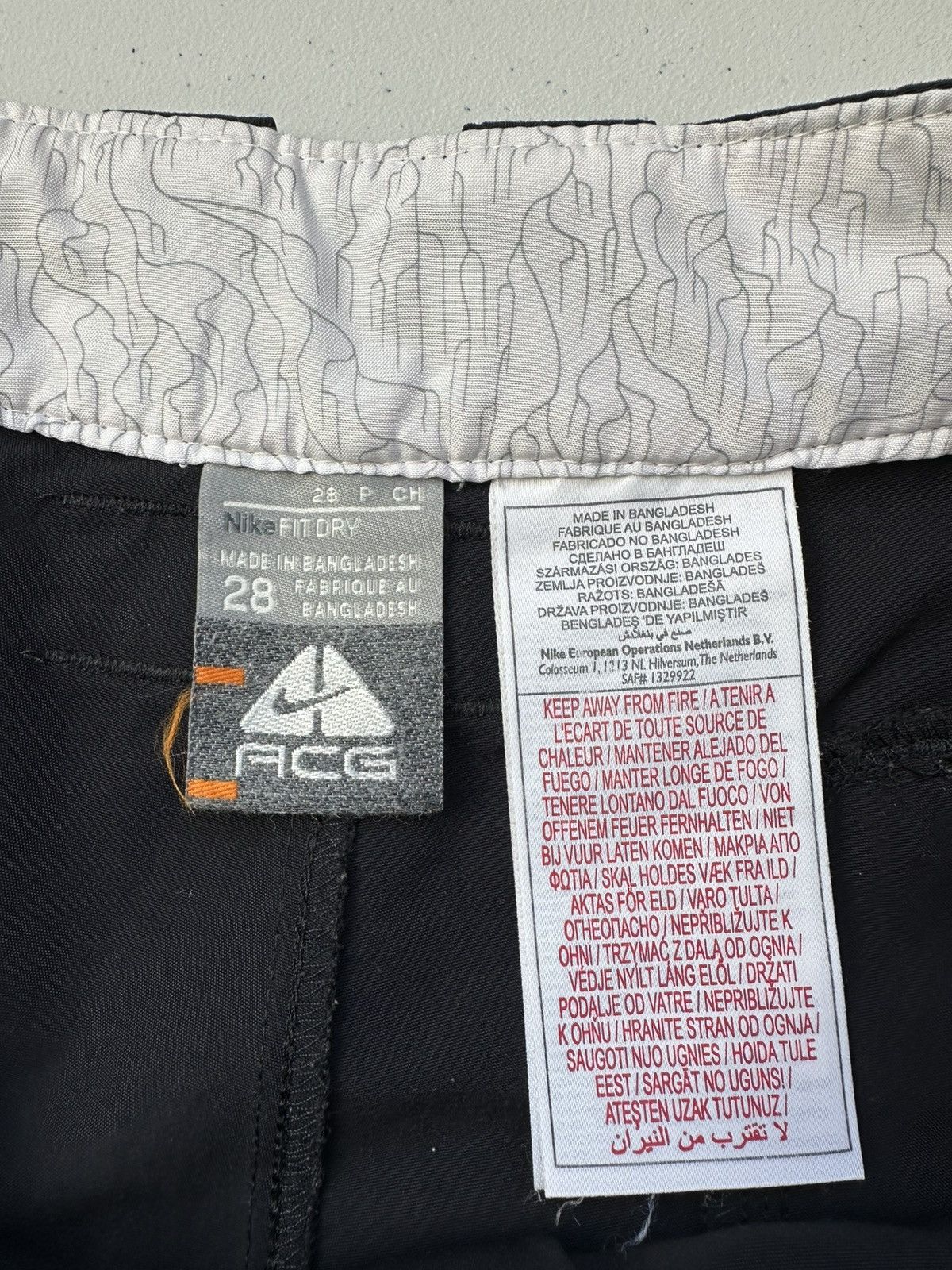 Nike × Nike ACG Vintage Y2k Nike Acg Techwear Shorts Size US 28 / EU 44 - 9 Thumbnail