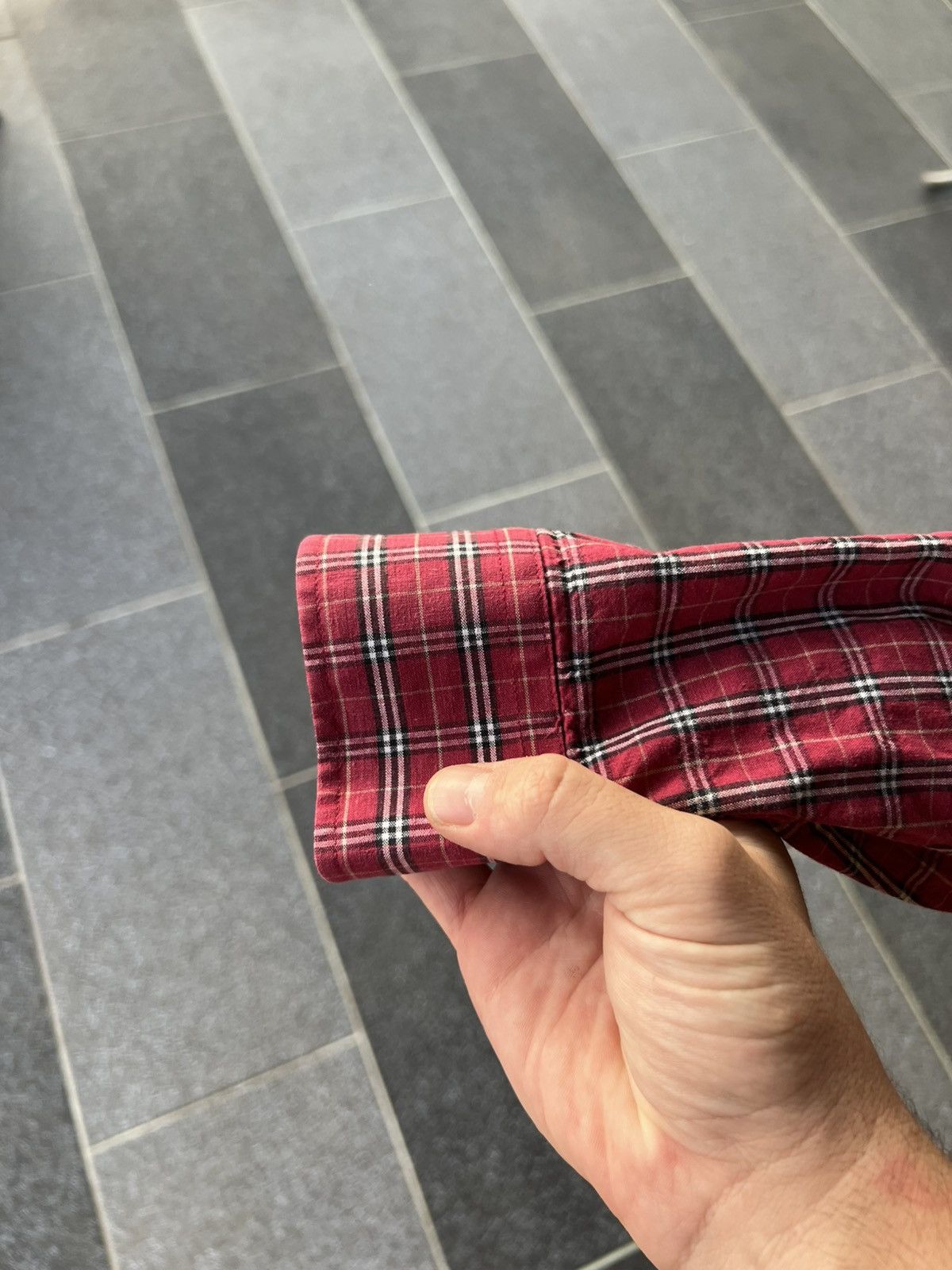 Burberry Burberry's Vintage Checkered Red L Shirt Small Size US L / EU 52-54 / 3 - 15 Thumbnail