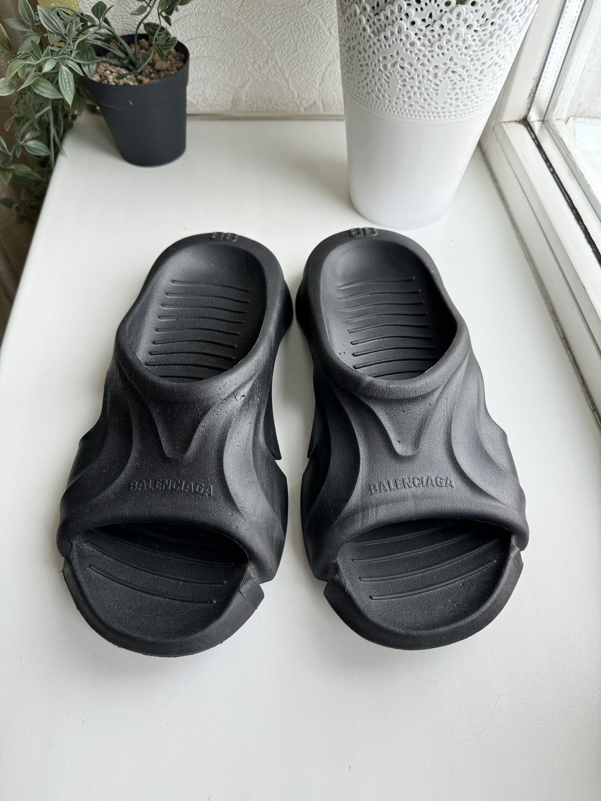 Balenciaga Mold Slide Sandal | Grailed