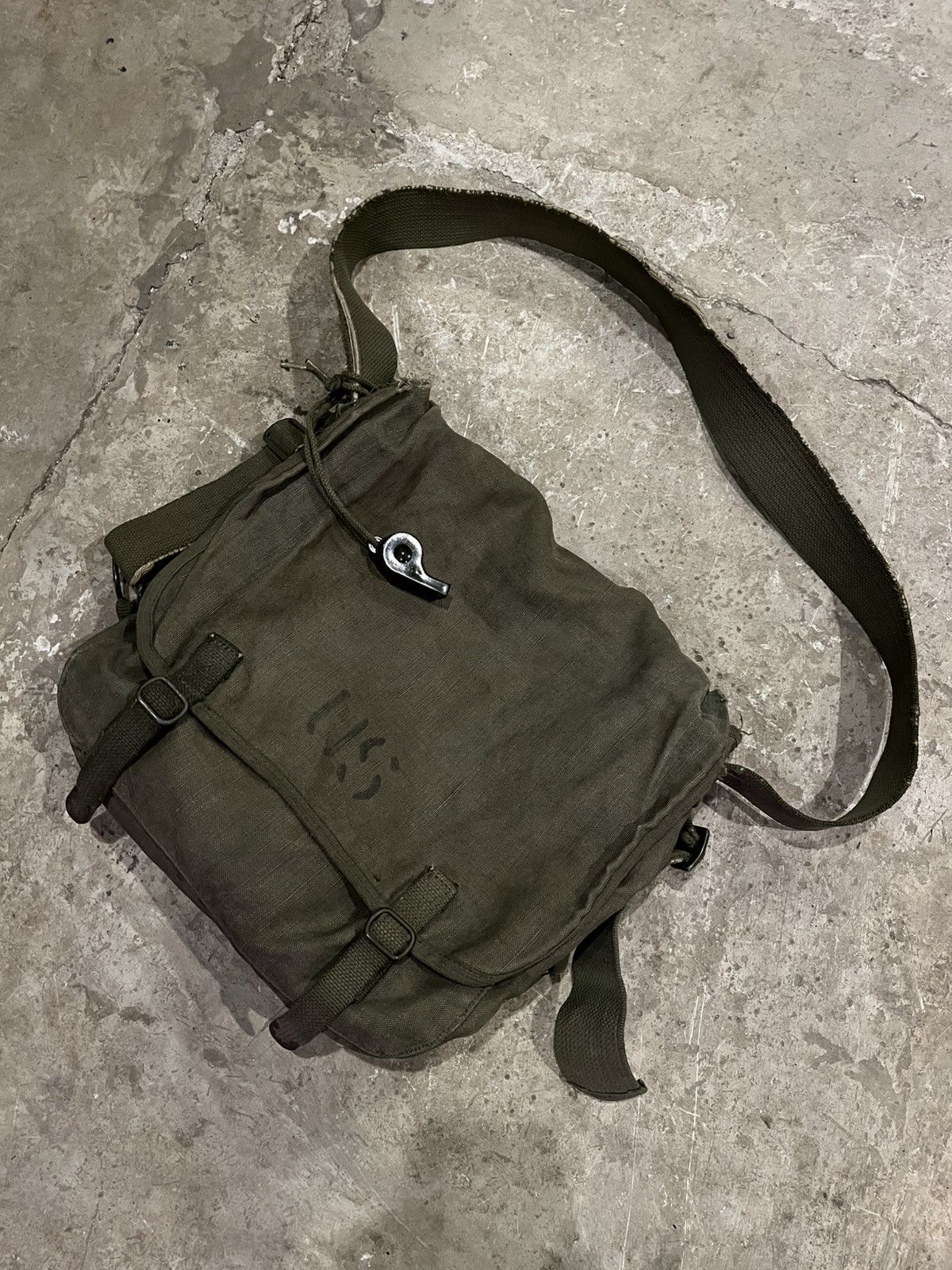 Vintage Vintage Military OD green canvas waist pack Size ONE SIZE - 1 Thumbnail