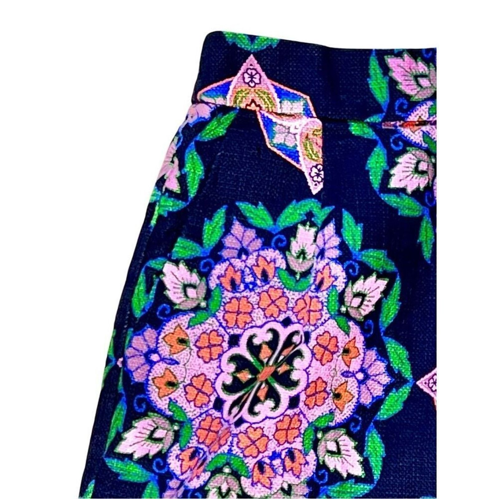 J.Crew J. Crew Straight Pencil Pockets Medallions Navy Skirt 0 Size 25" / US 0 / IT 36 - 2 Thumbnail