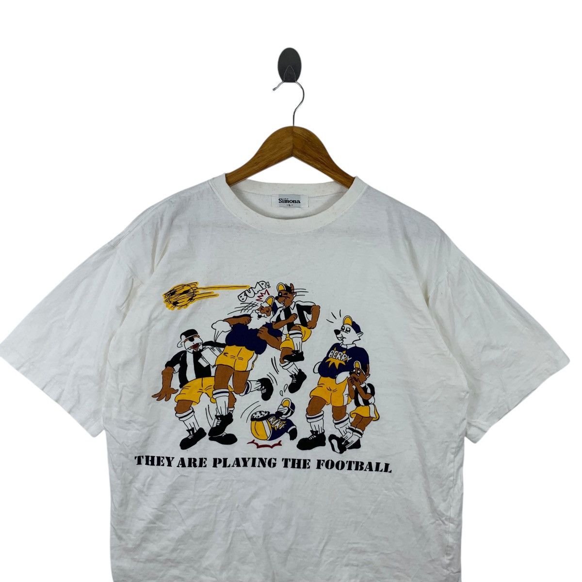 Vintage Vintage 80’ CAPTAIN SANTA FOOTBALL Cartoon Tee Shirt Top Size L / US 10 / IT 46 - 2 Thumbnail
