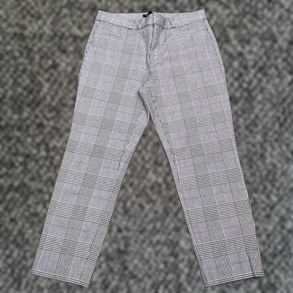 Banana Republic Banana Republic Sloan Pants Womens 6P Petite Mid Rise Cropped Plaid Houndstooth Black Tapered Leg 23 in Inseam Flat Front Pockets Stretch Size 28" / US 6 / IT 42 - 1 Thumbnail