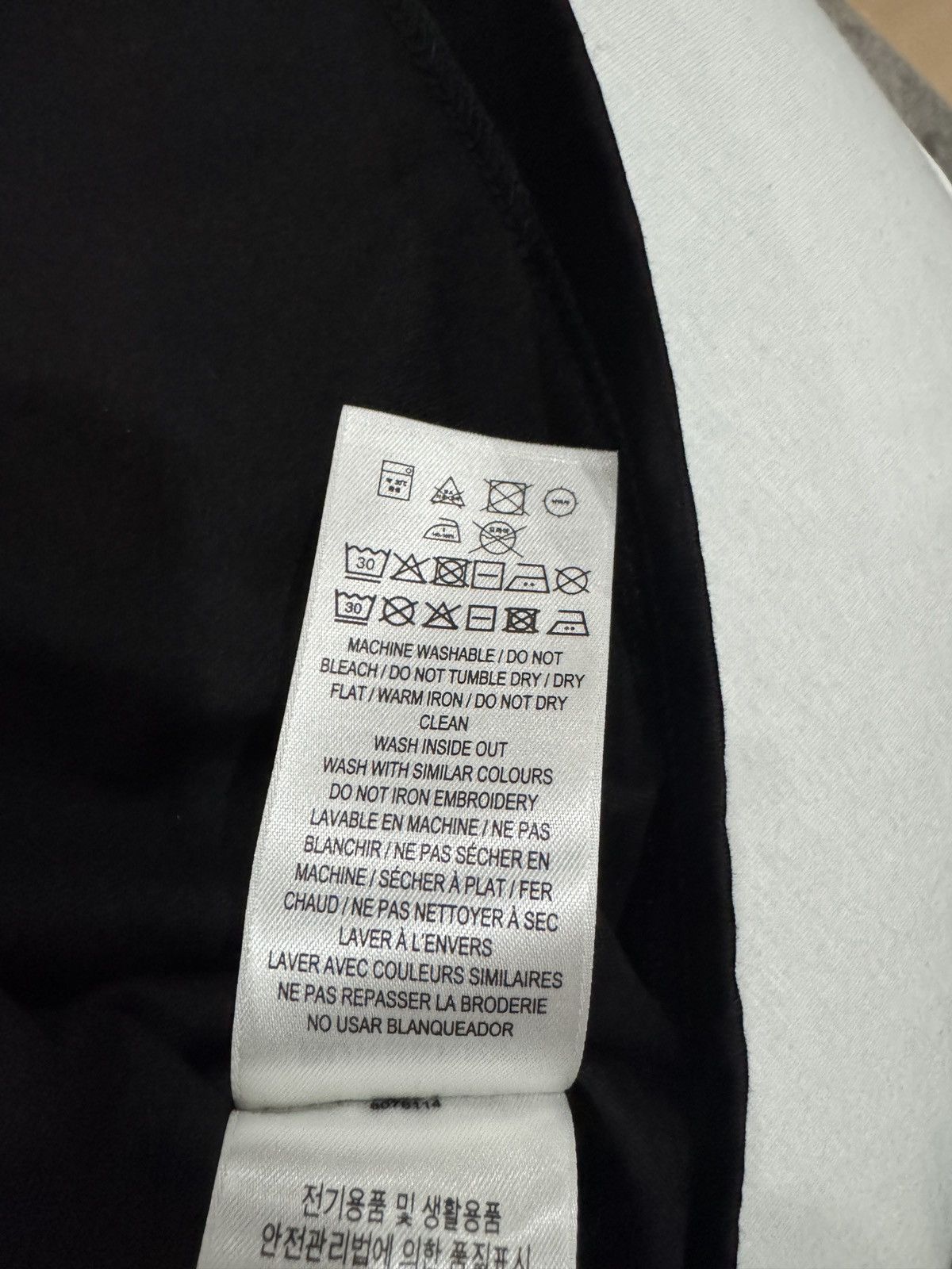 Burberry Black Burberry Neck Logo T-Shirt Size US L / EU 52-54 / 3 - 5 Thumbnail