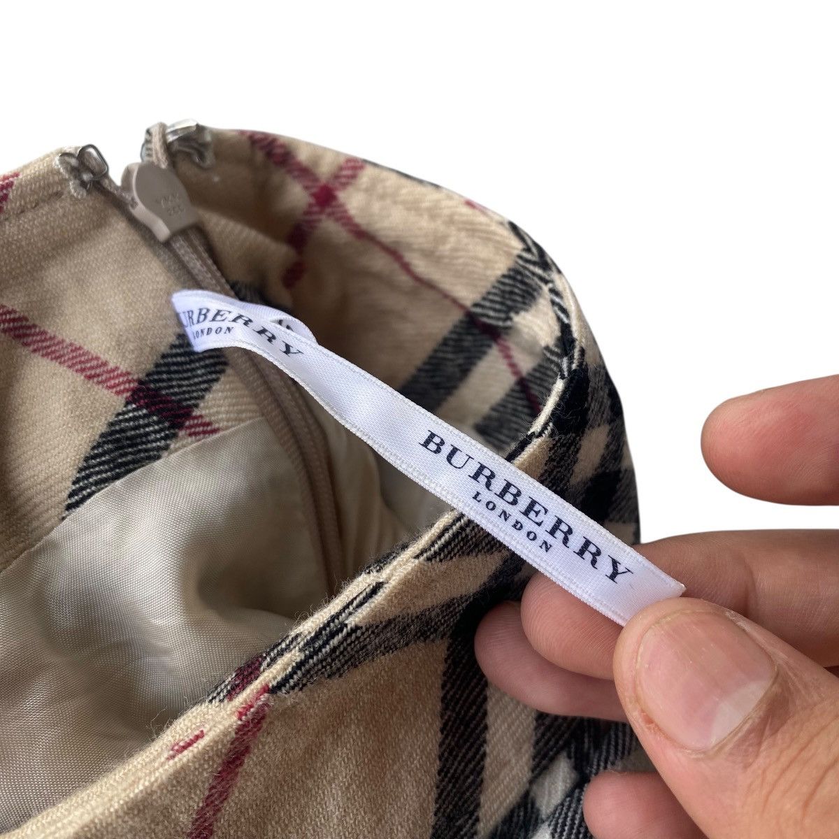 Burberry ‼️LAST DROP‼️Burberry London Iconic Nova check Pleated Skirt Size 26" / US 2 / IT 38 - 19 Thumbnail