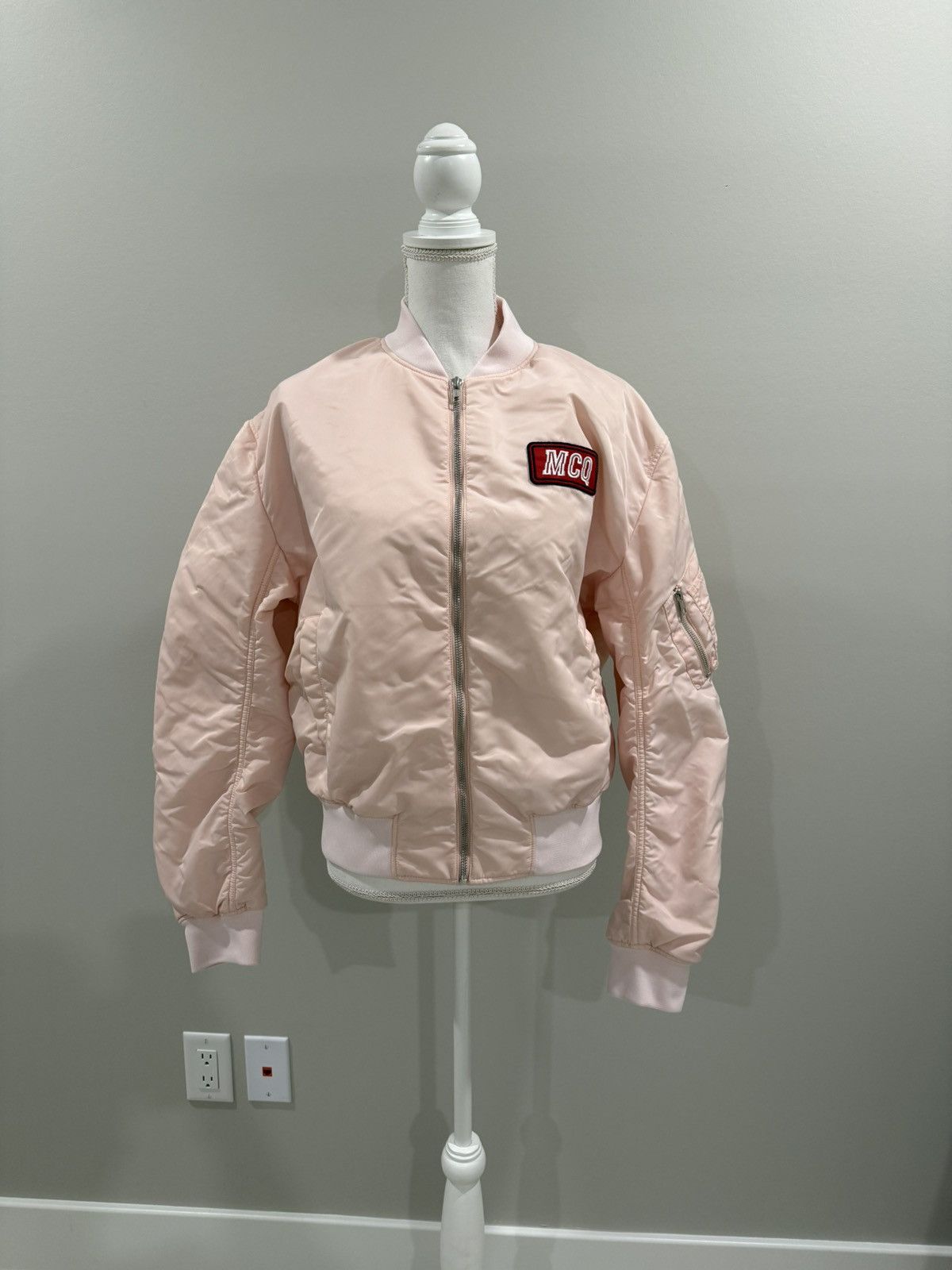 McQ Alexander McQueen Men’s McQ Alexander McQueen pink bomber jacket patch IT48 Size US M / EU 48-50 / 2 - 2 Thumbnail