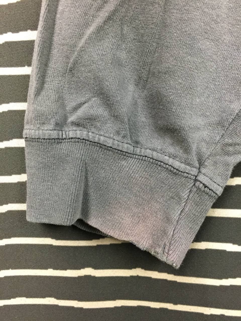 Old Navy Vtg Old Navy Pill Logo Y2K Tech Long Sleeve Tee Size US XL / EU 56 / 4 - 14 Thumbnail
