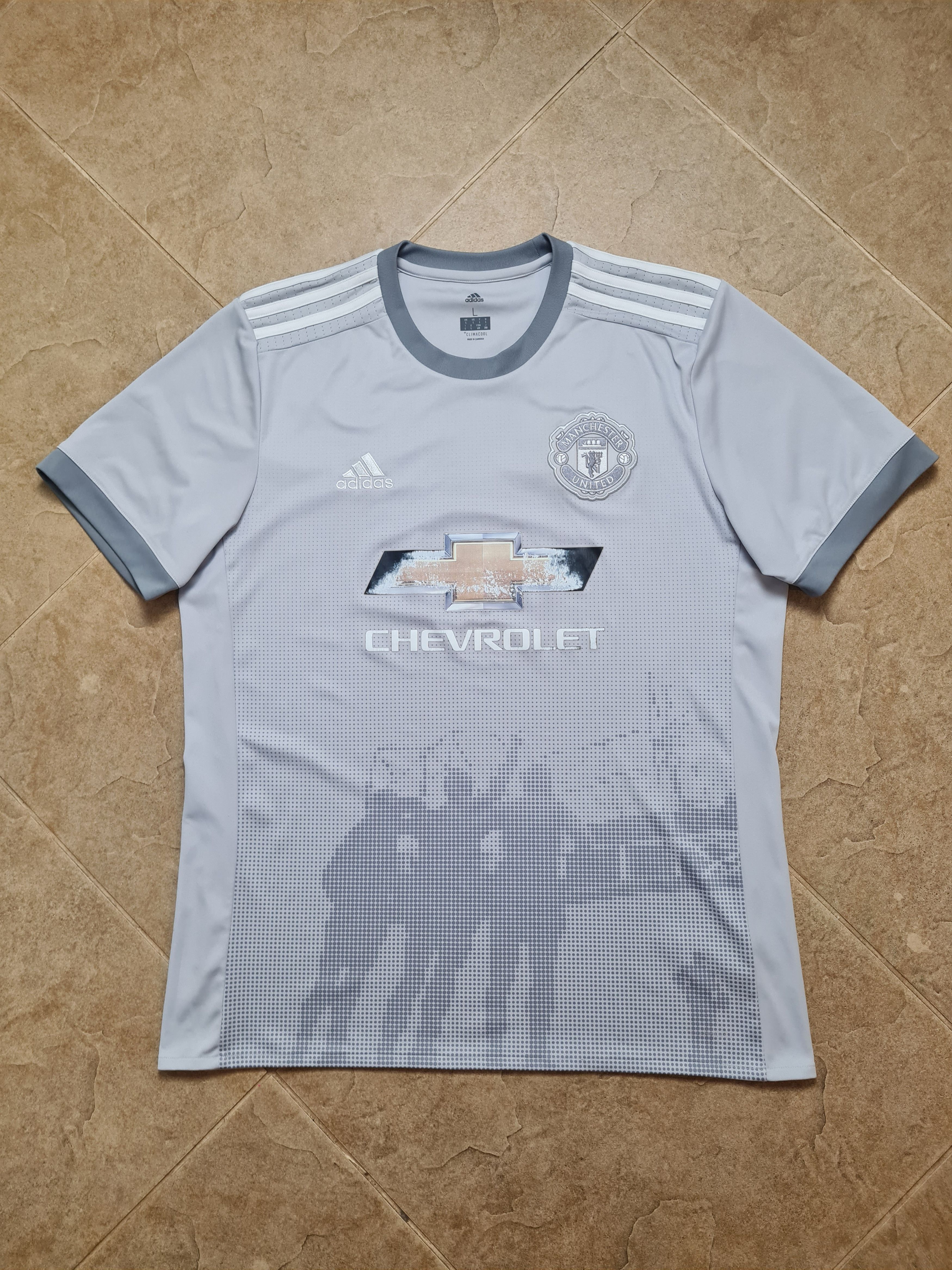 Adidas MANCHESTER UNITED 2017/2018 THIRD FOOTBALL ADIDAS AZ7565 Size US L / EU 52-54 / 3 - 5 Thumbnail