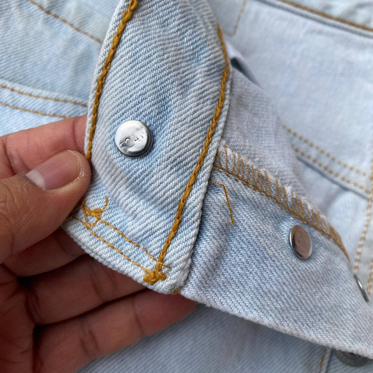 Levi's Vintage Clothing W30X30" VINTAGE 94 LEVIS 501 DISTRESSED LIGHTWASH DENIM Size US 30 / EU 46 - 11 Thumbnail