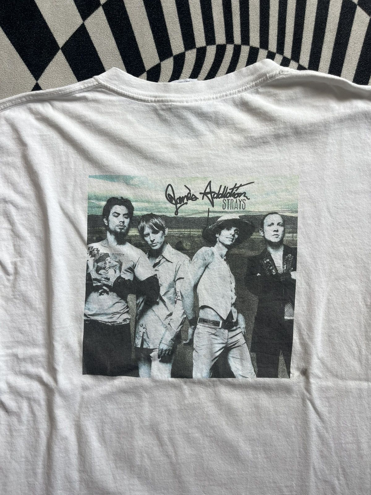 Band Tees Vintage Jane’s Addiction Promo STRAYS Album 00’s Tshirt Size US L / EU 52-54 / 3 - 9 Thumbnail