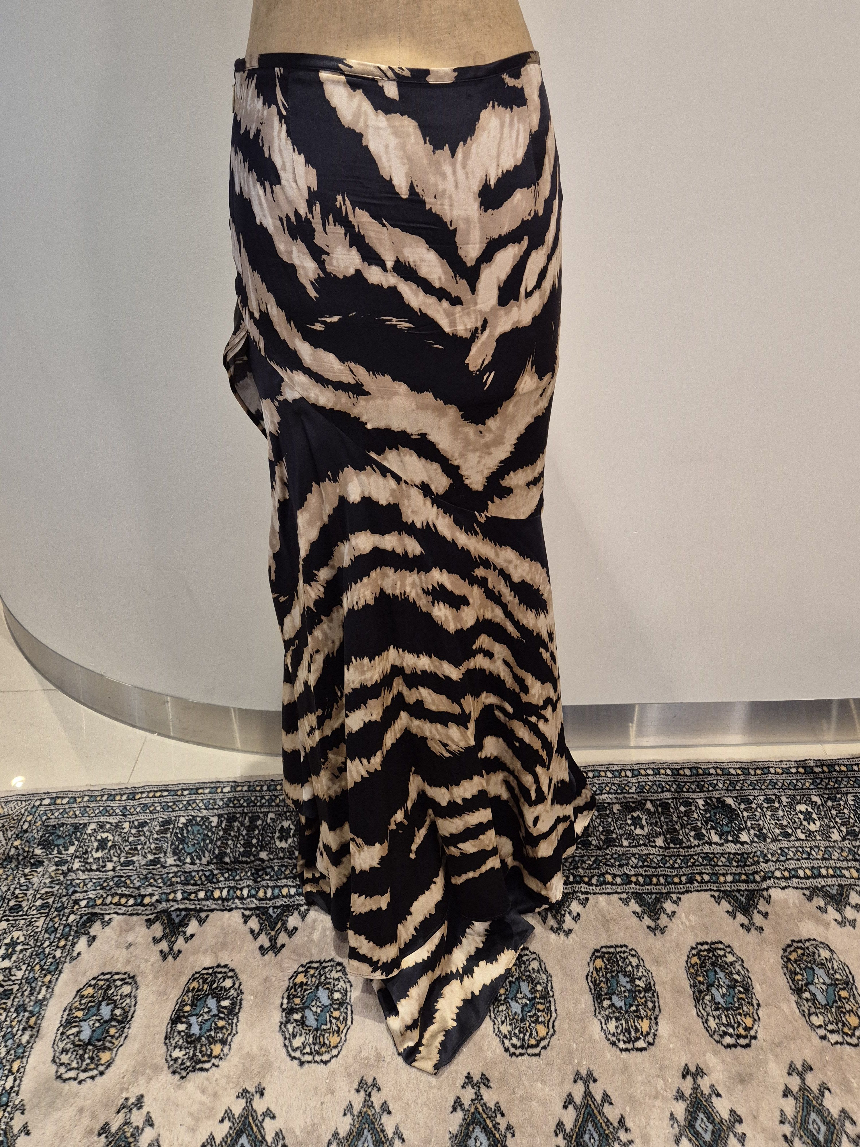 Roberto Cavalli Roberto Cavalli silk maxi skirt Size 27" / US 4 / IT 40 - 2 Thumbnail