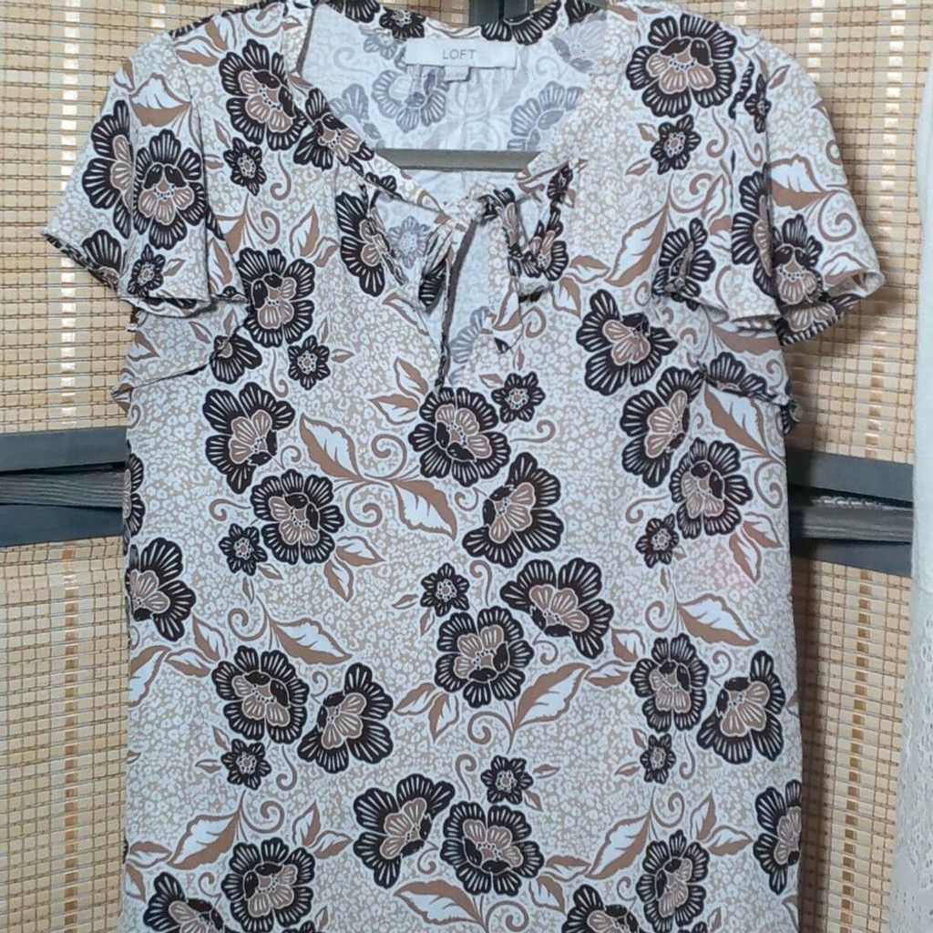 Loft Loft Brown Floral Print Short Sleeve Blouse Size L / US 10 / IT 46 - 1 Thumbnail