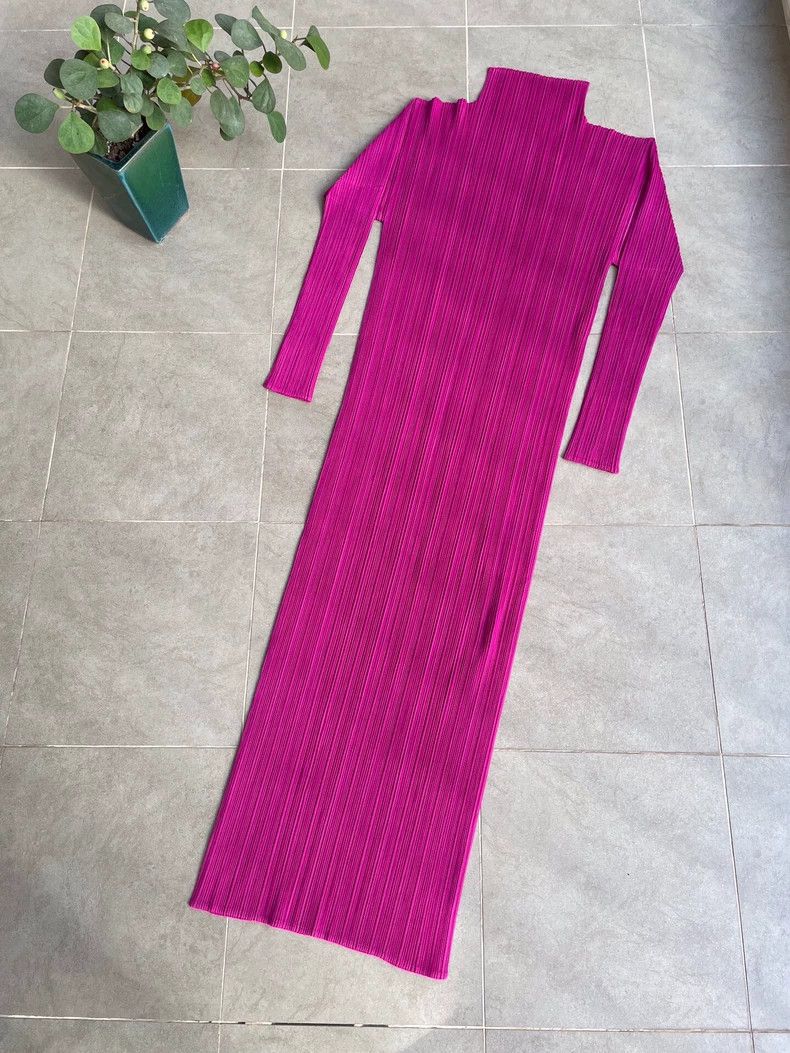 Issey Miyake Issey Miyake size:4 A rose-red long-sleeved dress with rig Size XS / US 0-2 / IT 36-38 - 1 Thumbnail