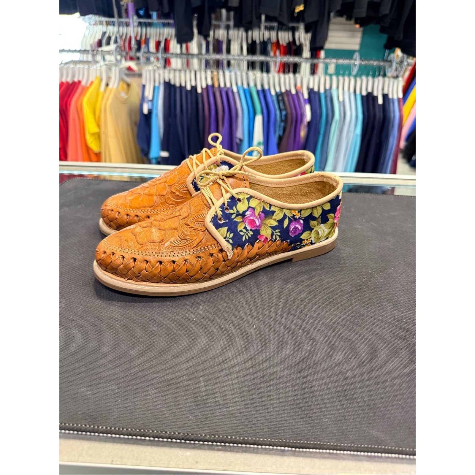 Vintage Handcrafted Floral Tooled Leather Oxford Shoes Size US 8 / IT 38 - 5 Thumbnail