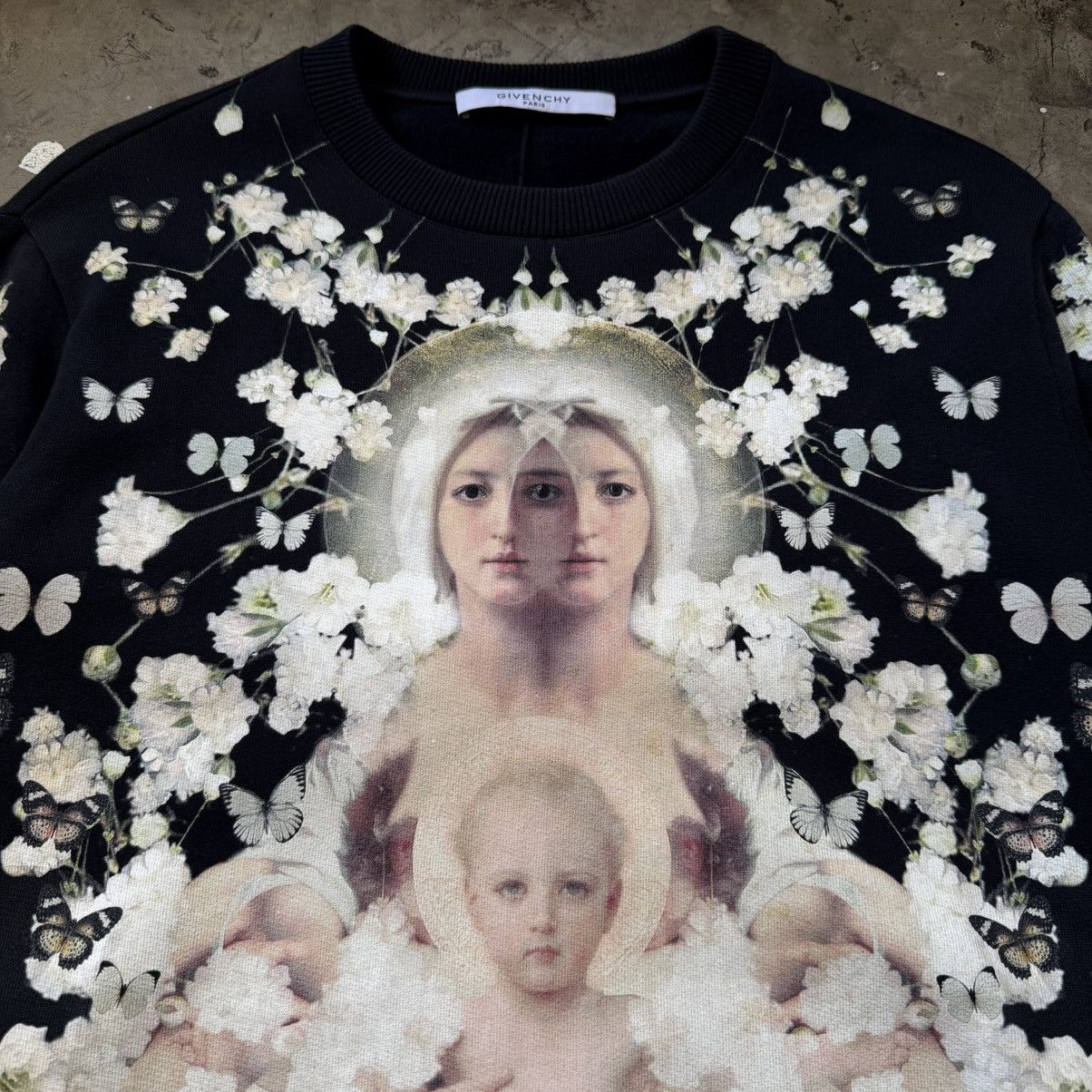 Givenchy Givenchy - 2015 Baby’s Breath Madonna & Child Crewneck Size US XS / EU 42 / 0 - 3 Thumbnail