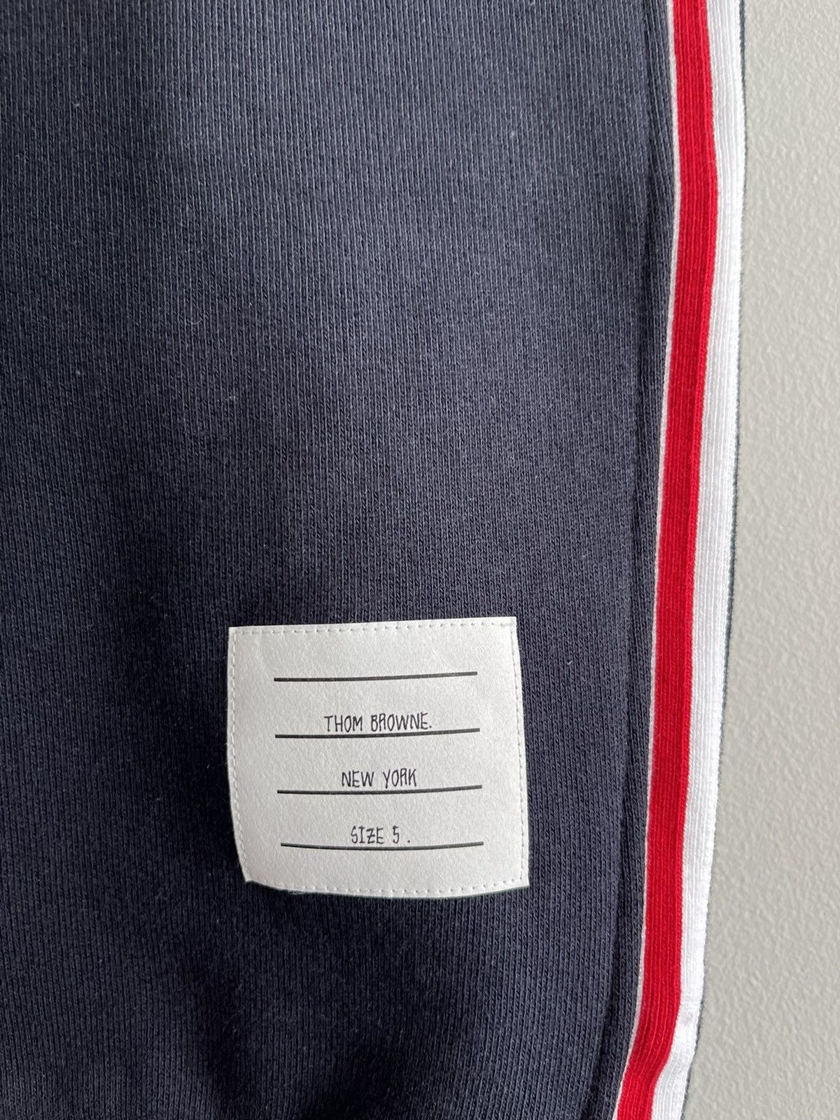 Thom Browne Brand New Iconic Thom Browne Logo Sweatpants Size US 34 / EU 50 - 13 Thumbnail