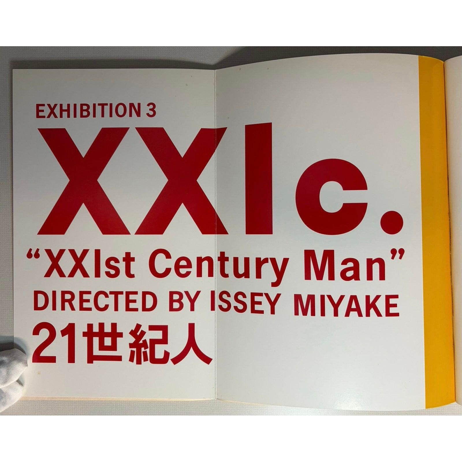 Hiroshi Fujiwara × Issey Miyake × Japanese Brand ISSEY MIYAKE XXIst Century Man photos by Nobuyoshi Araki Size ONE SIZE - 2 Thumbnail