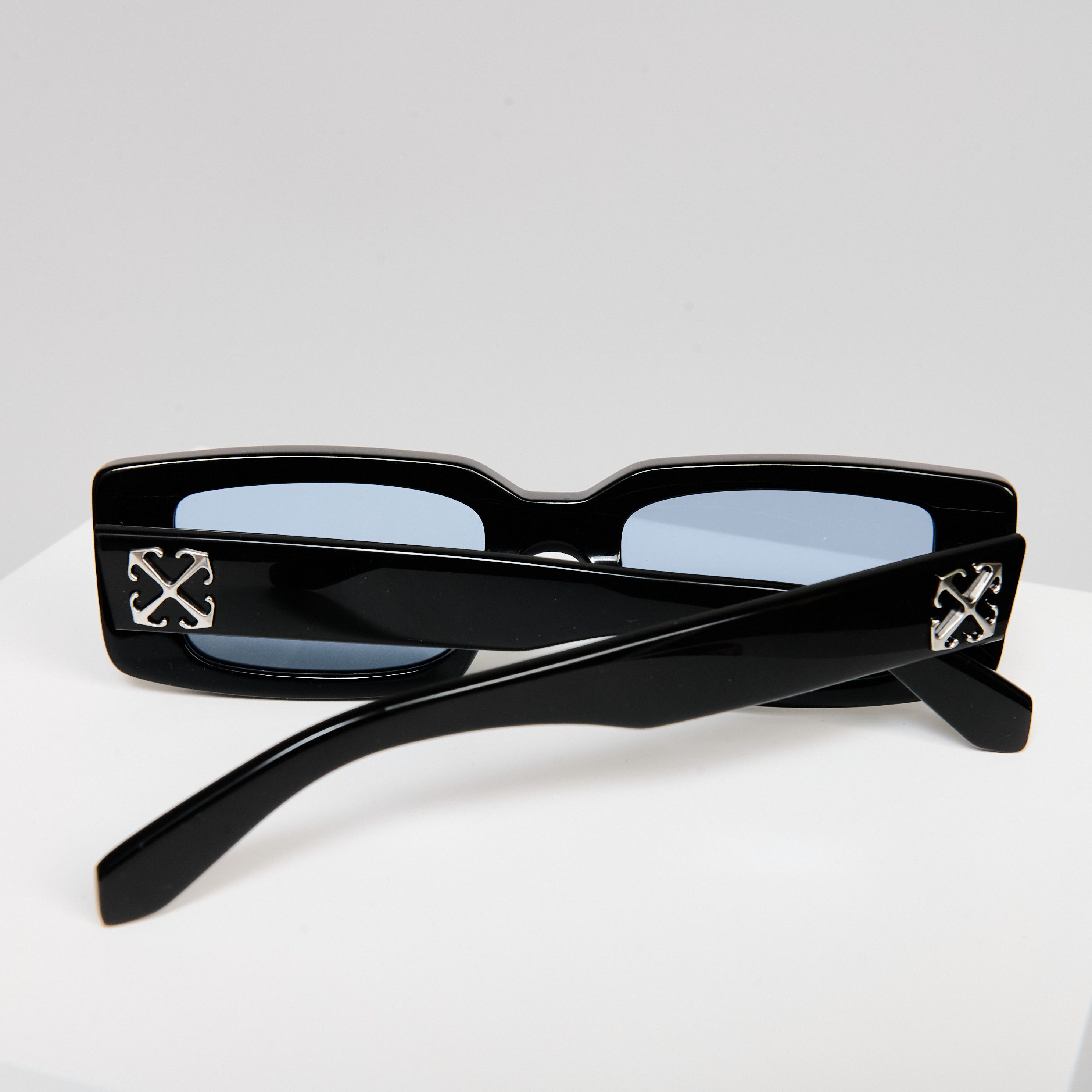Off-White OFF WHITE Arthur Sunglasses BLACK/BLUE Size ONE SIZE - 9 Thumbnail