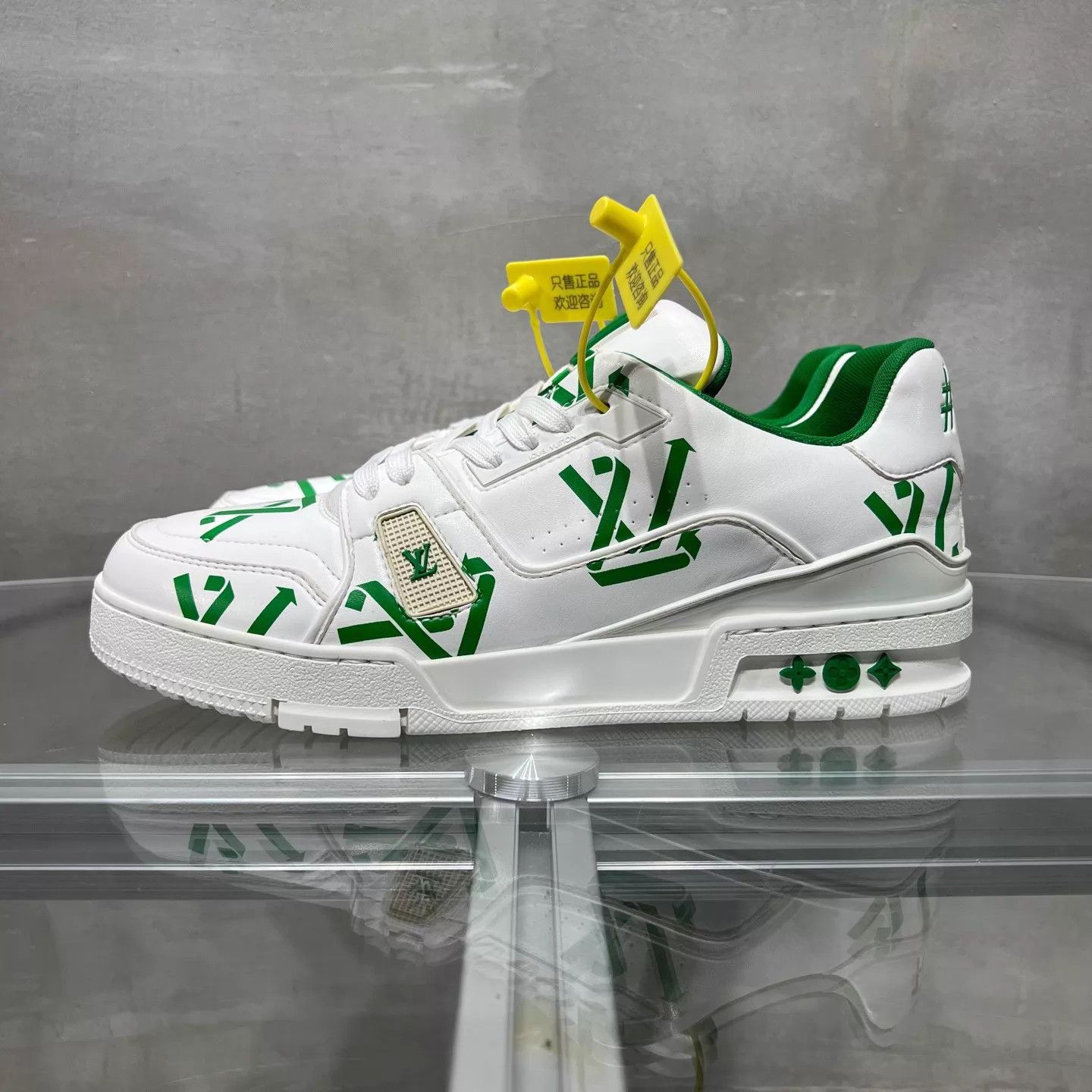 Louis Vuitton Louis Vuitton Trainer Eco Green UK7 CD0983 Size US 8 / EU 41 - 3 Thumbnail