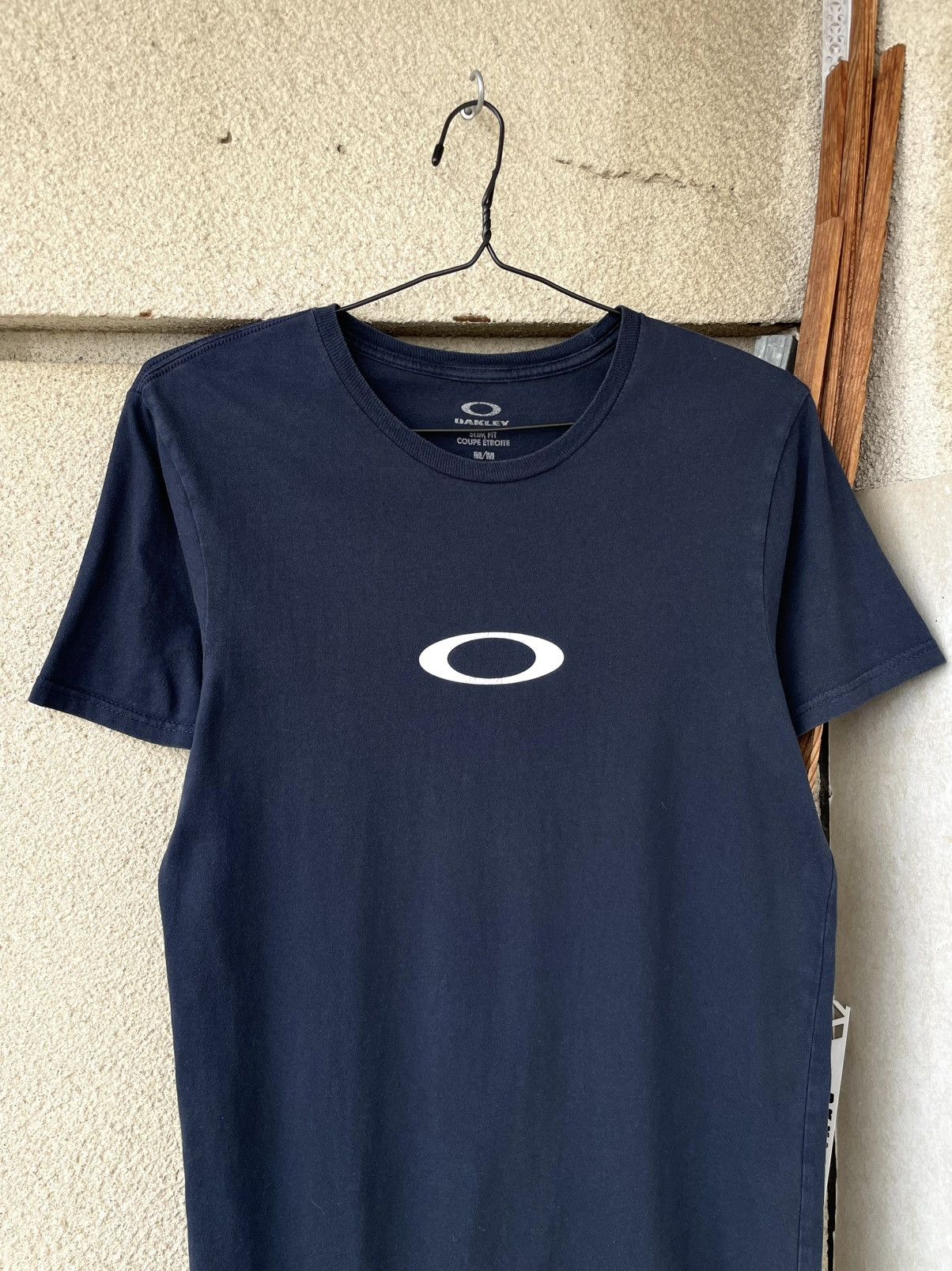 Oakley Vintage Y2K Oakley Center Logo T-Shirt S/M Gorpcore Software Size US M / EU 48-50 / 2 - 1 Thumbnail