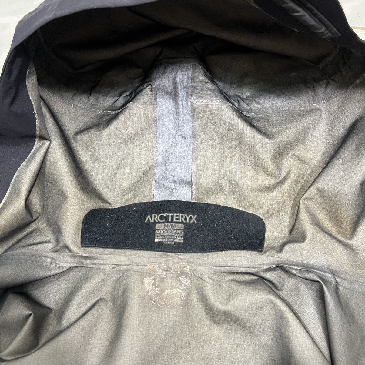 Arc'teryx 💥 Rare Arcteryx Alpha Sv Med Black Jacket Made In Canada Size US M / EU 48-50 / 2 - 15 Thumbnail