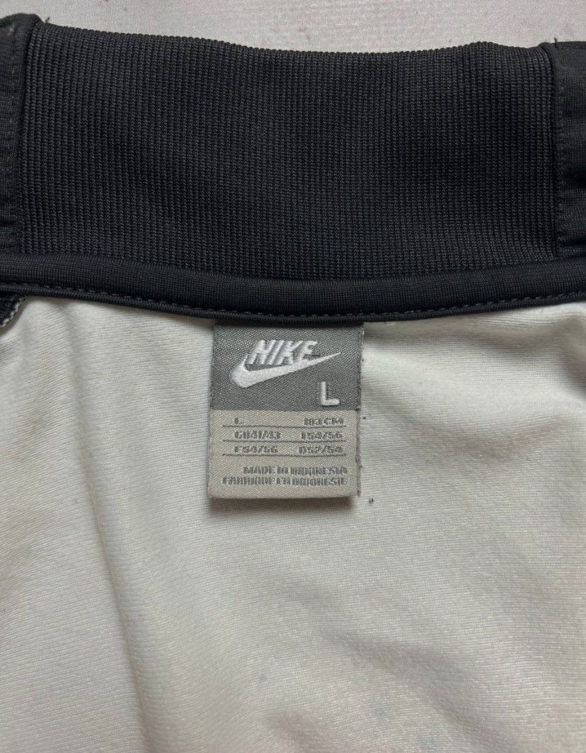 Nike Vintage Nike Swoosh White Zip-up Jacket Y2K L Size US L / EU 52-54 / 3 - 5 Thumbnail